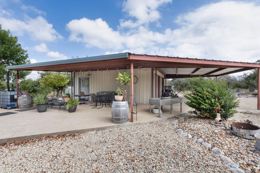 main property photo 16