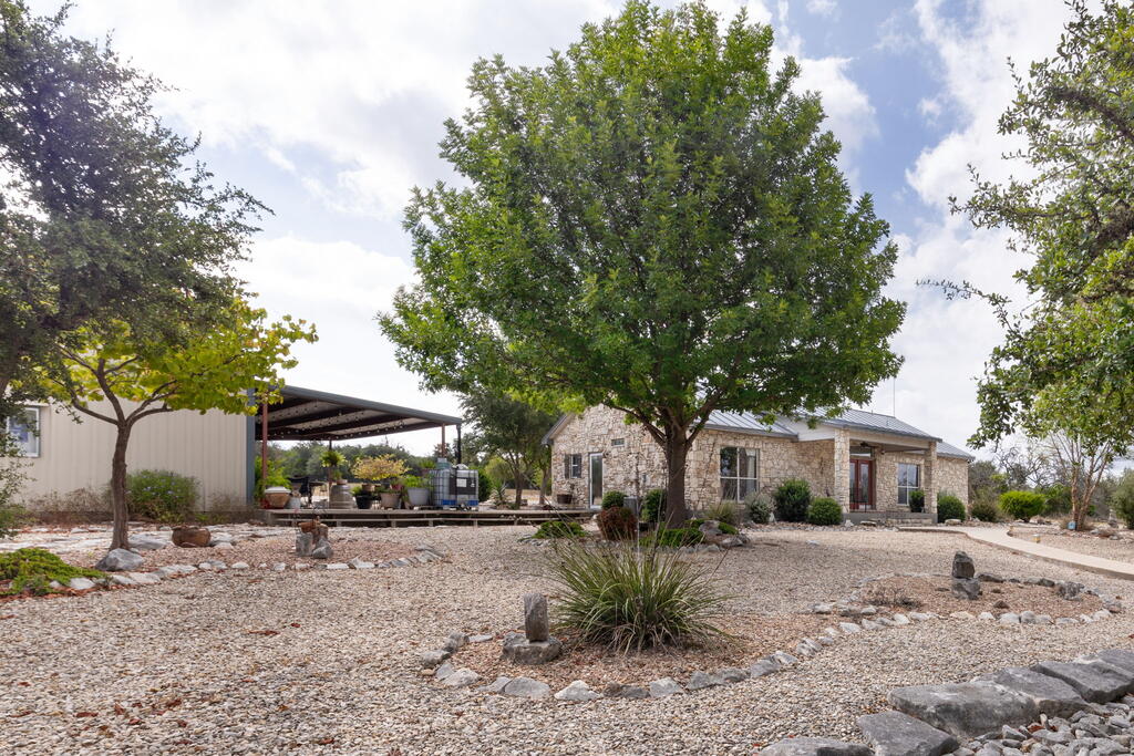 main property photo 23