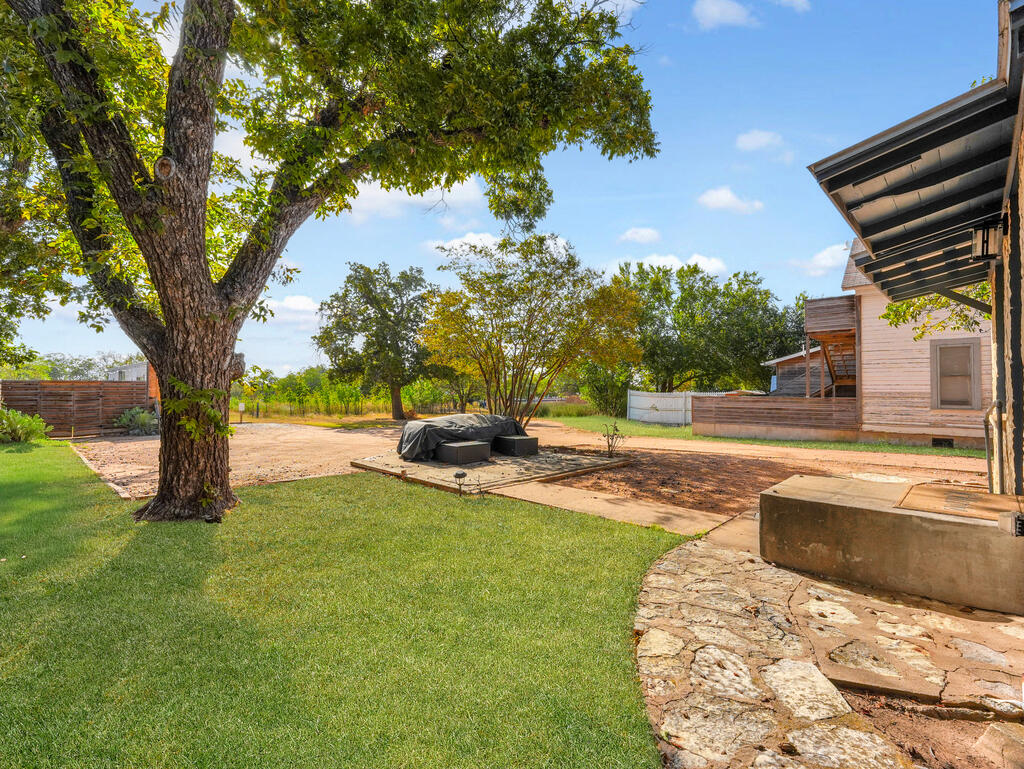 main property photo 37