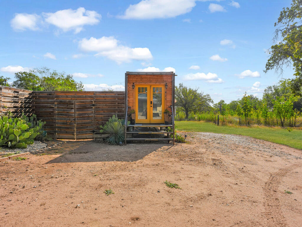 main property photo 41