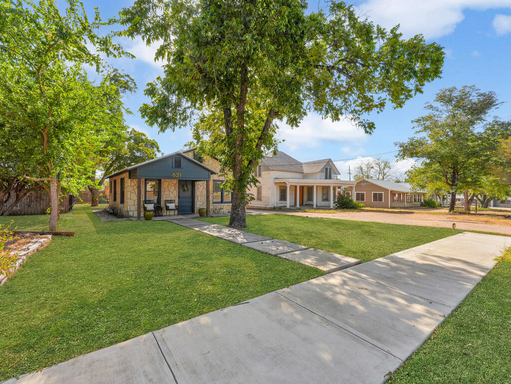 main property photo 5