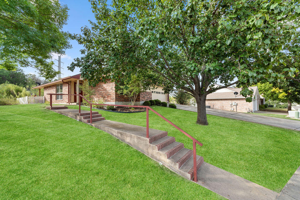 main property photo 29