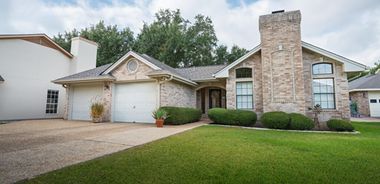 image of property with 3 Bed | 2 Bath | 2,086 Sqft