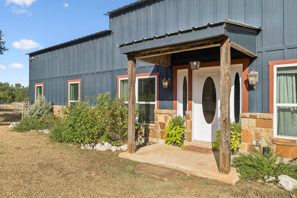 main property photo 7