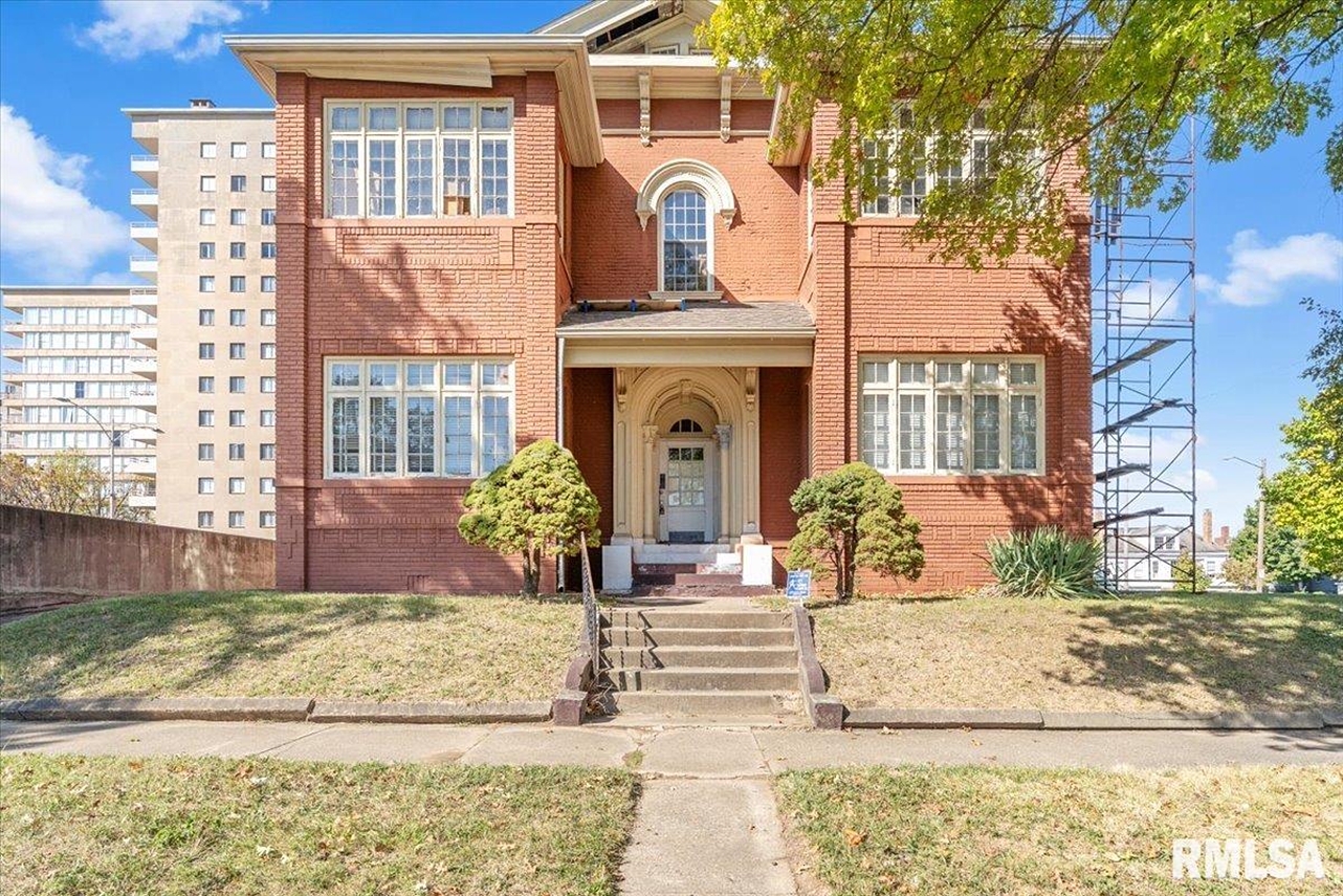 carousel property image