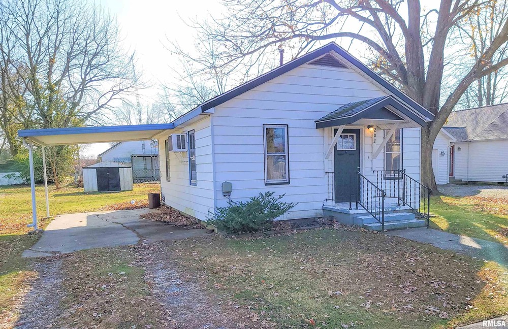 FOR SALE 202 Park St, Cisne, IL 1 Bed / 1 Bath Wiley Realty Group