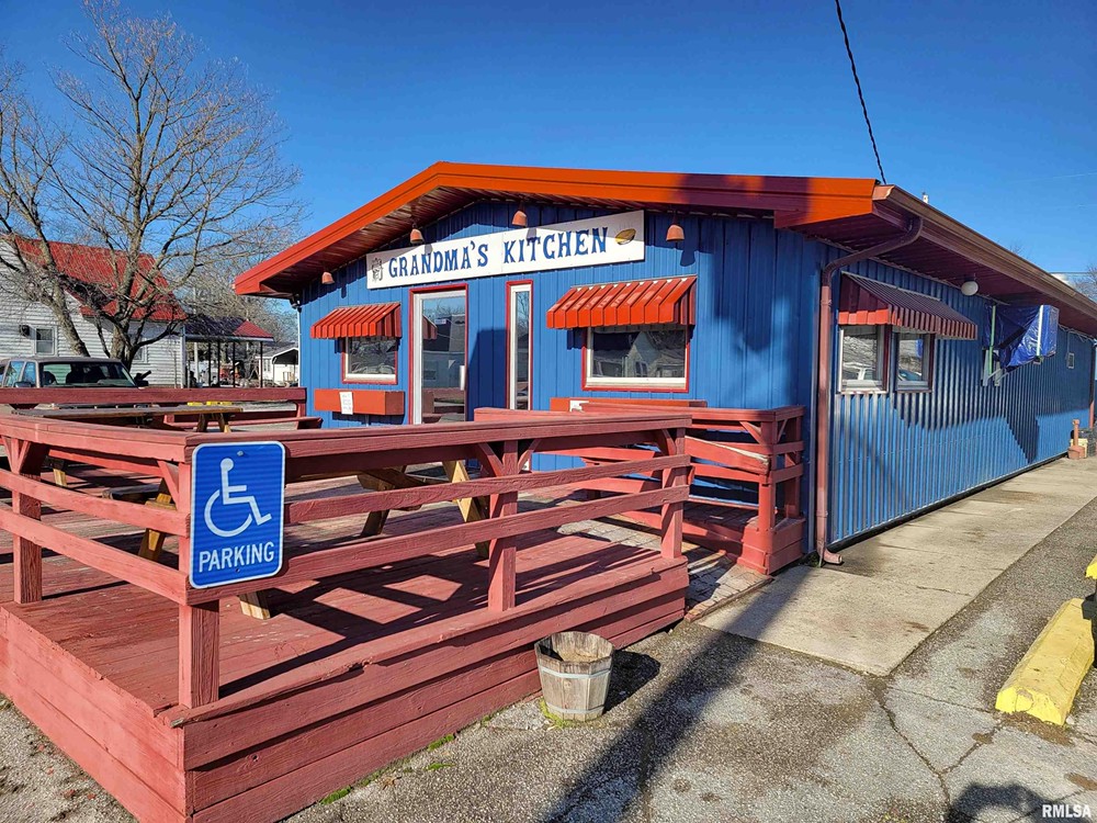 FOR SALE 525 E North Ave, Flora, IL 0 Bed / 0 Bath Wiley Realty Group