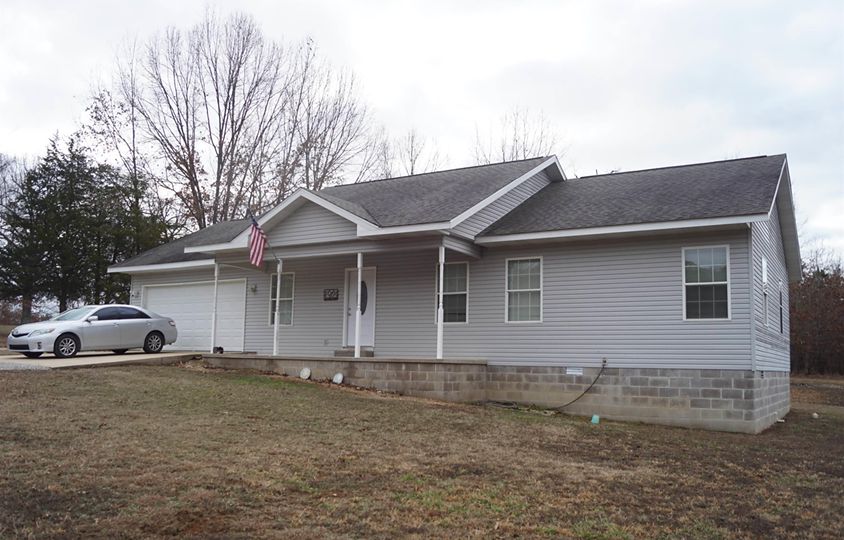 42 Farmer Cir, Salesville, AR 72653