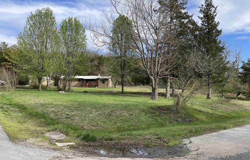 343 Blevins St, Norfork, AR 72658