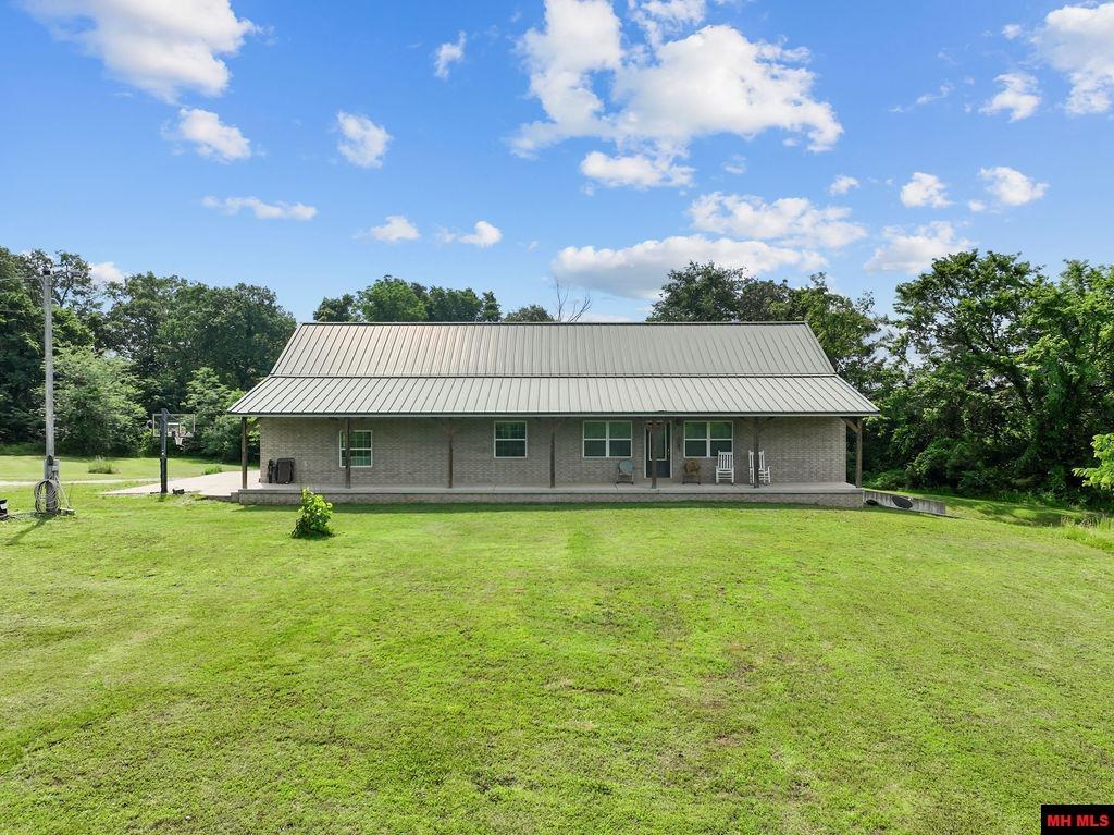 96 Center Cir, Elizabeth, AR 72531