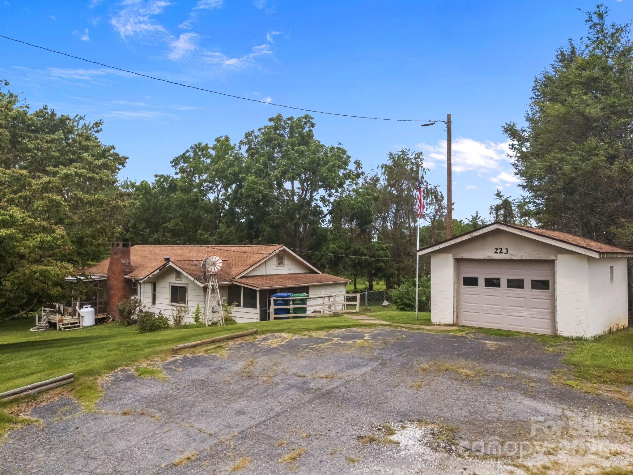 main property photo 11