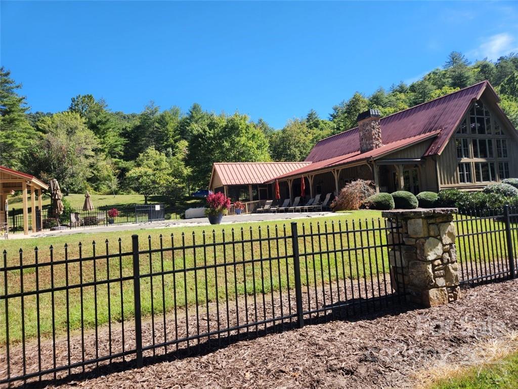 main property photo 18