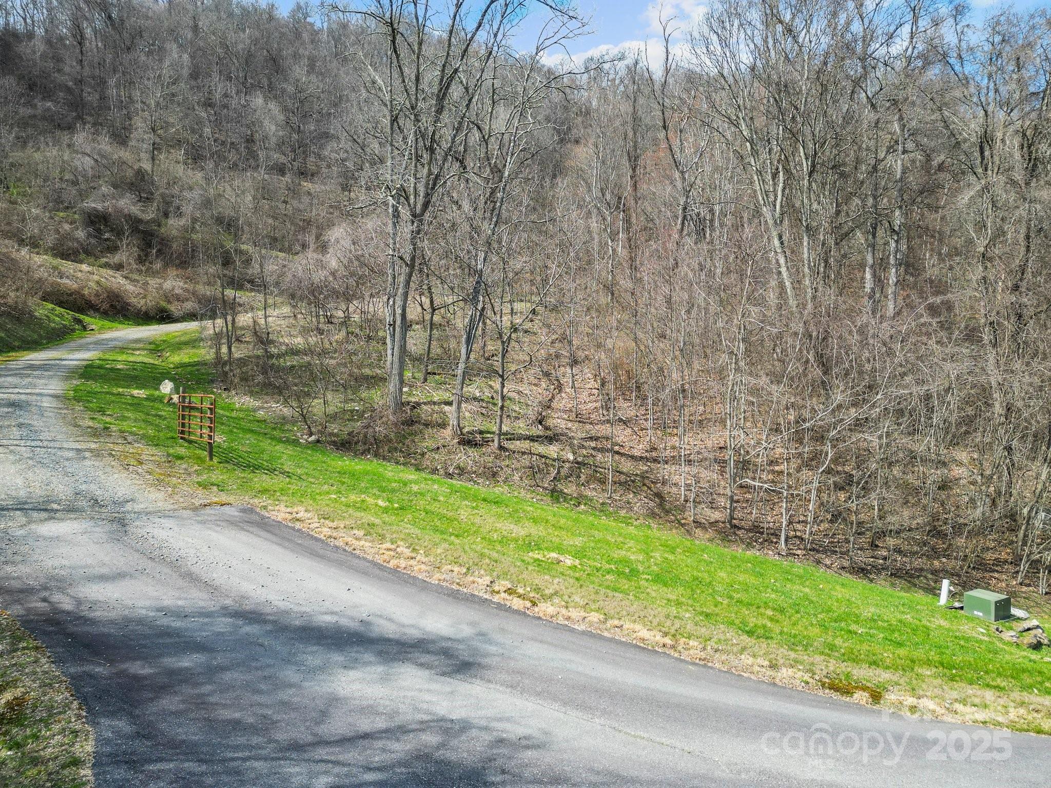 main property photo 33