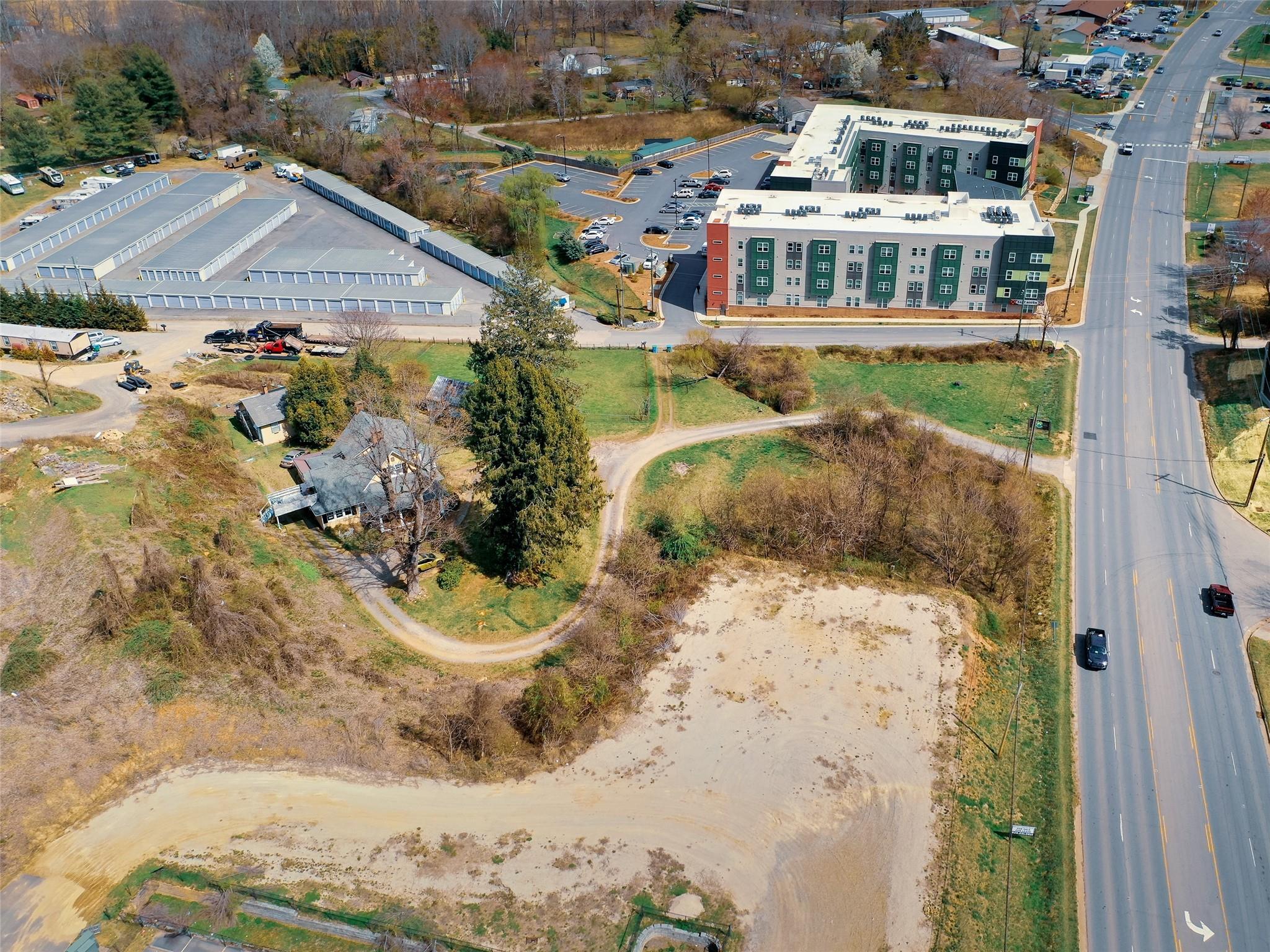 main property photo 10