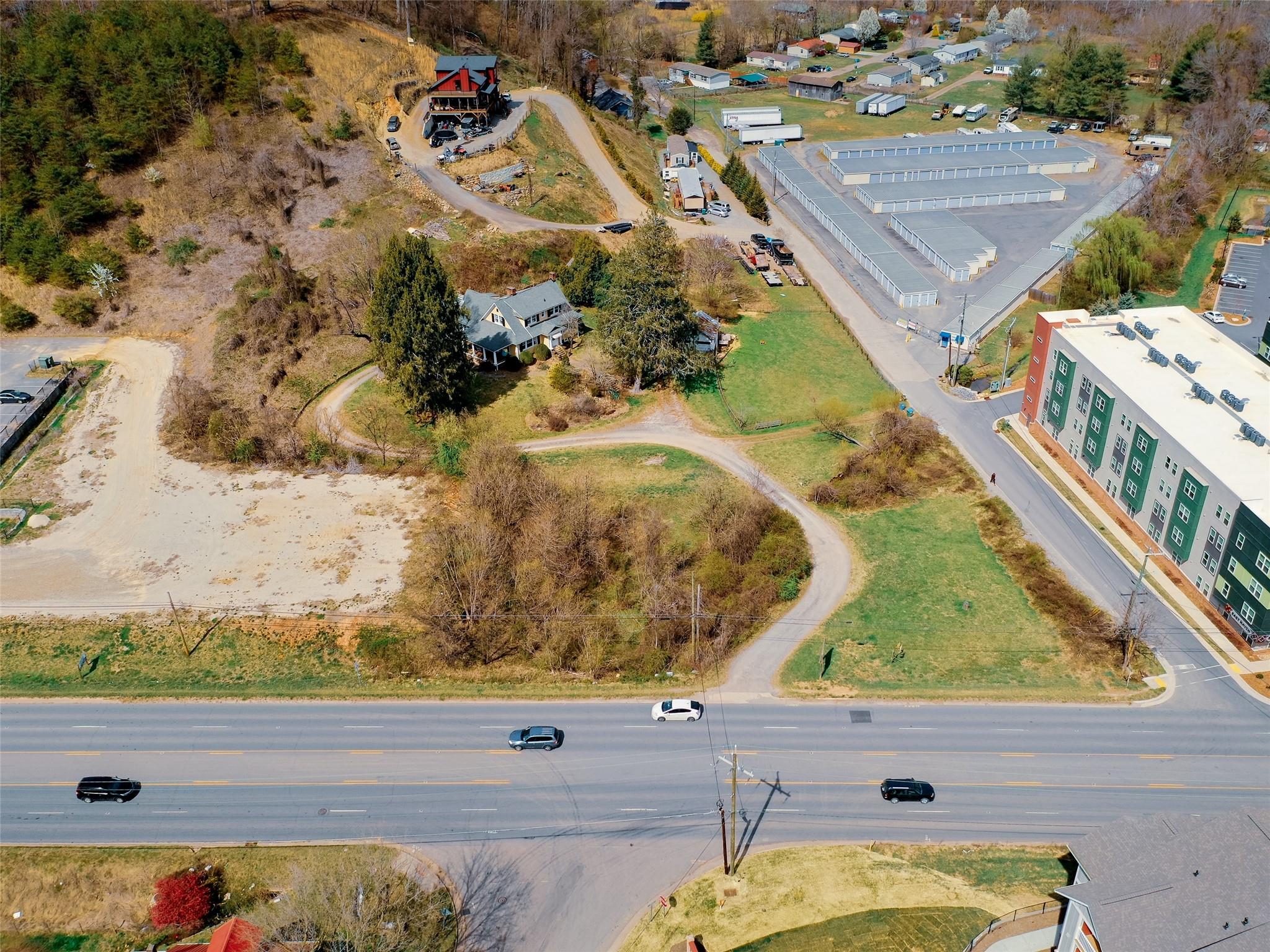 main property photo 11