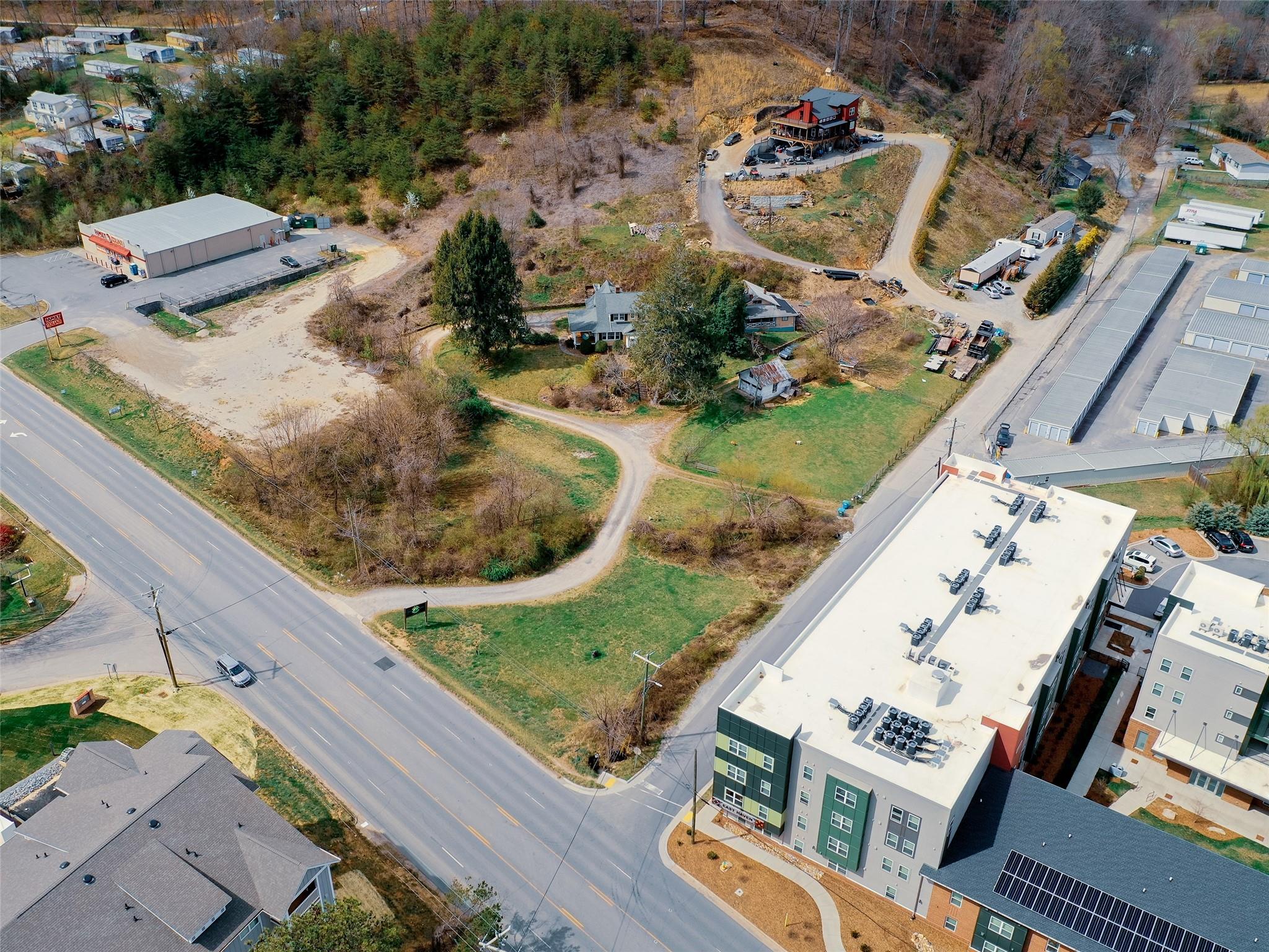 main property photo 16