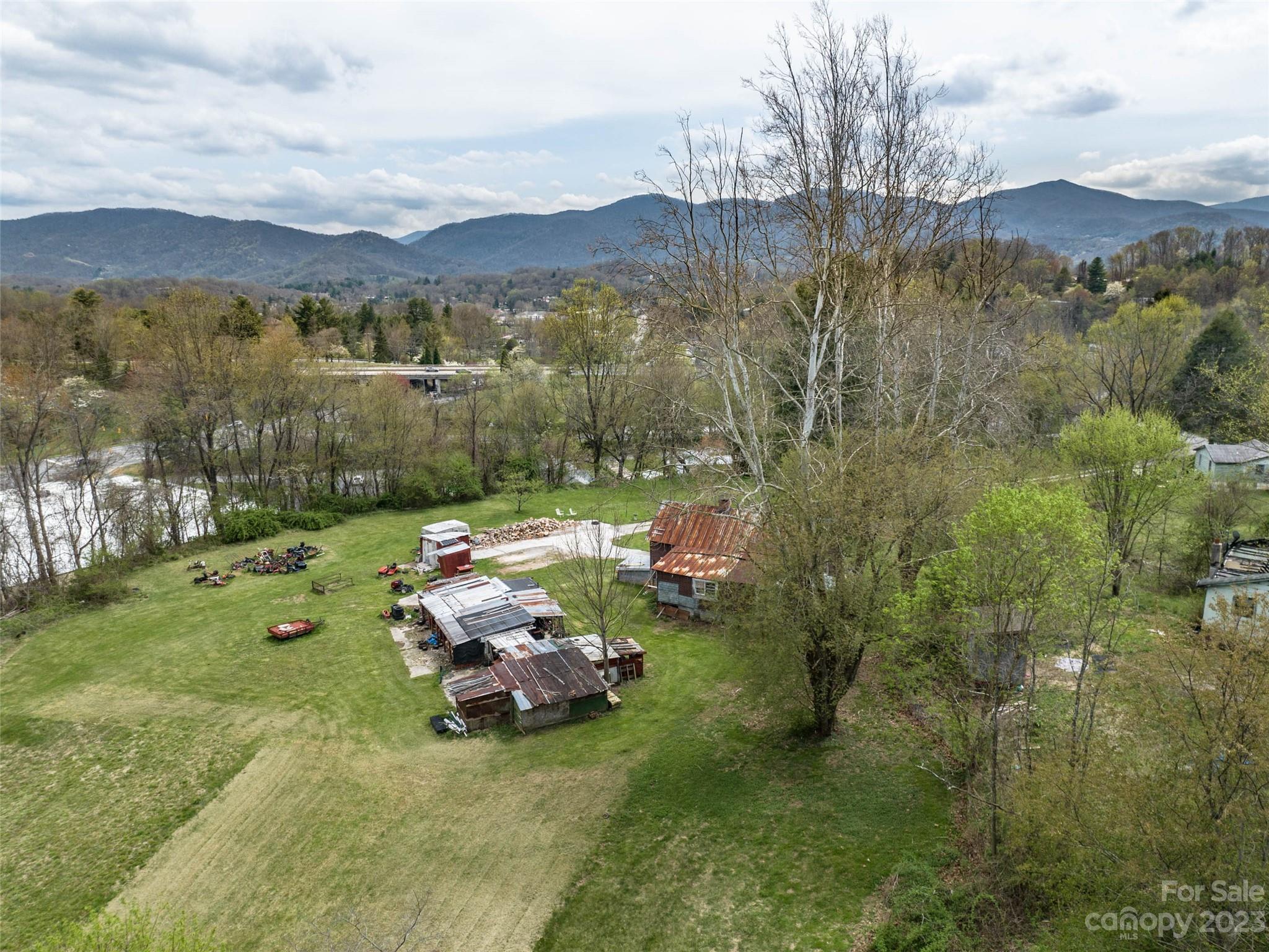 main property photo 6