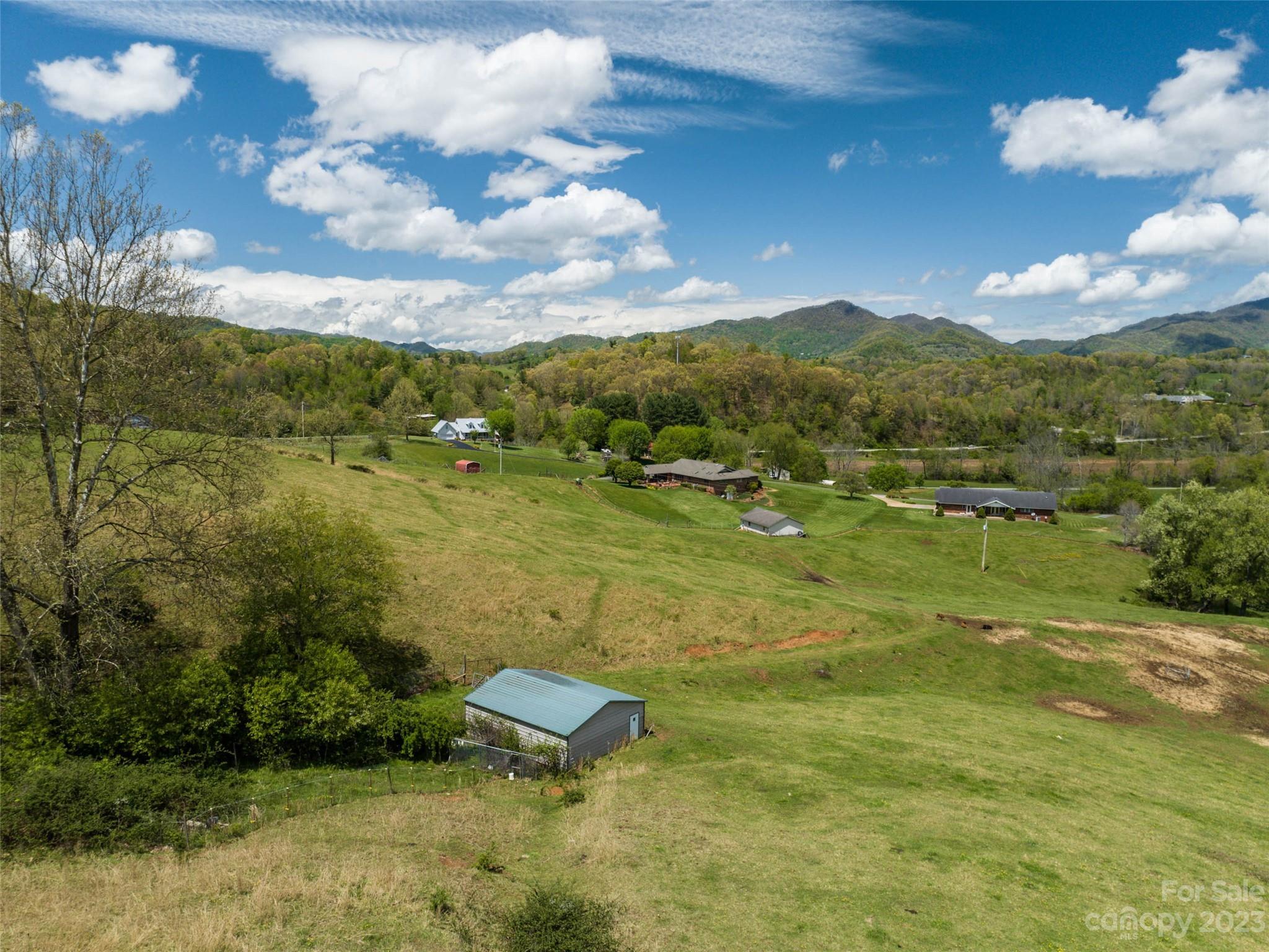 main property photo 11