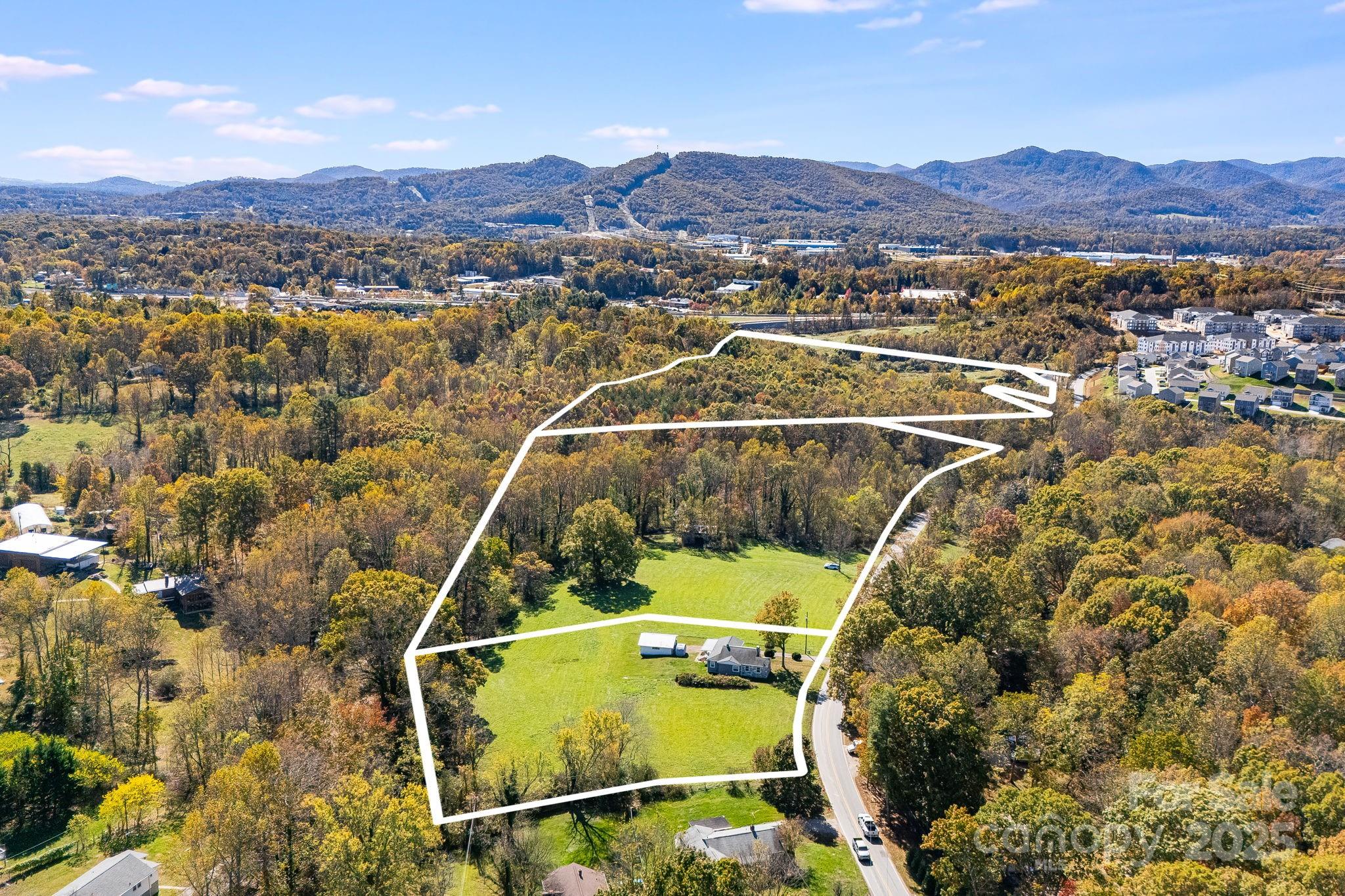 main property photo 28