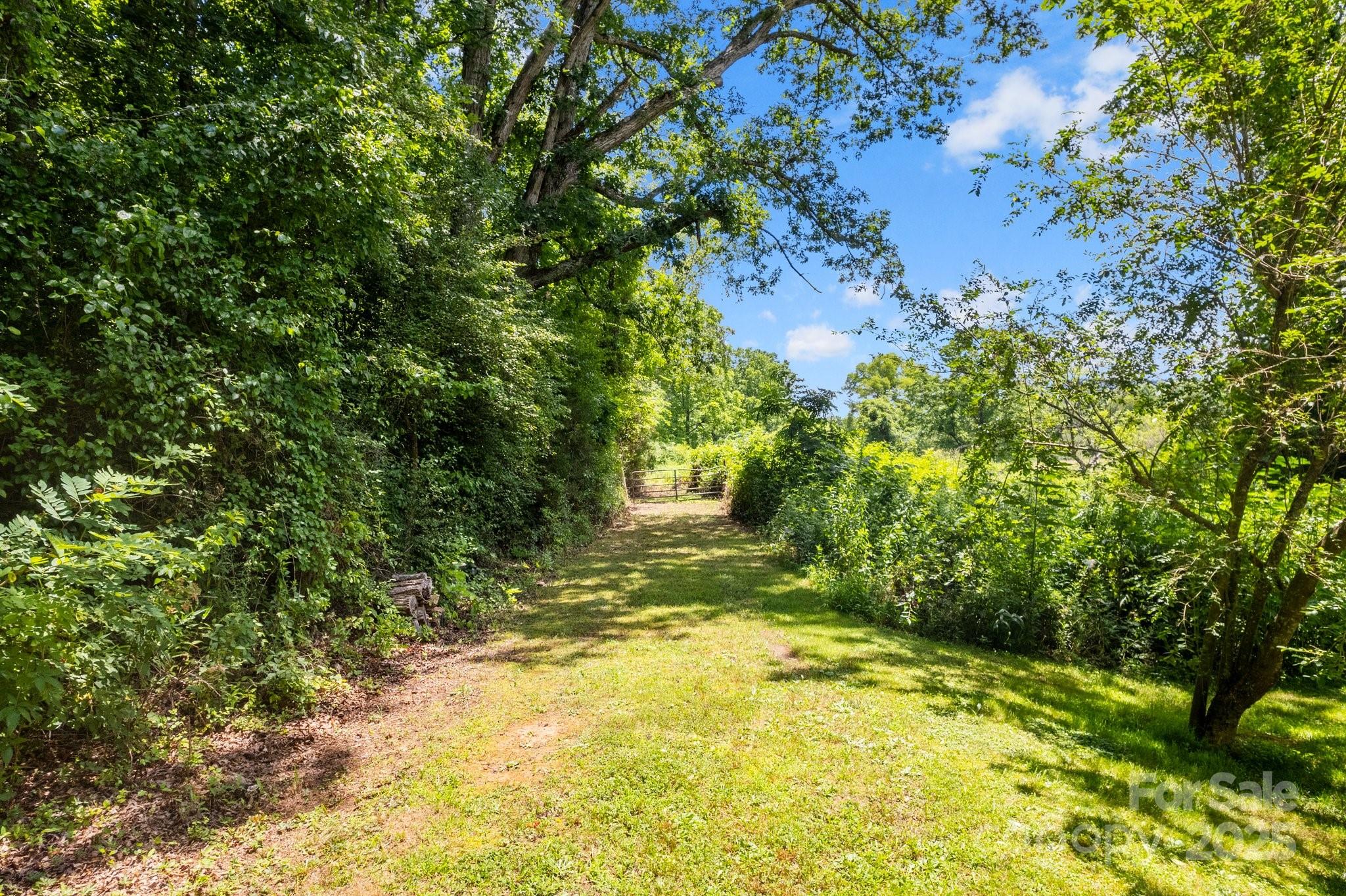 main property photo 11
