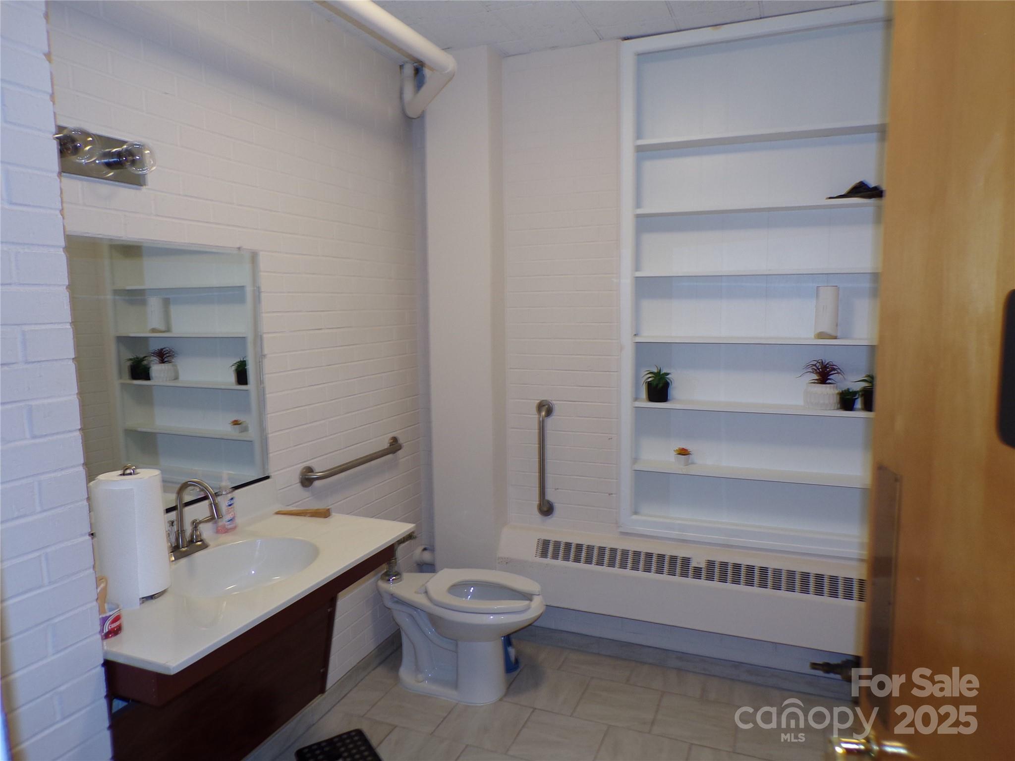 main property photo 25