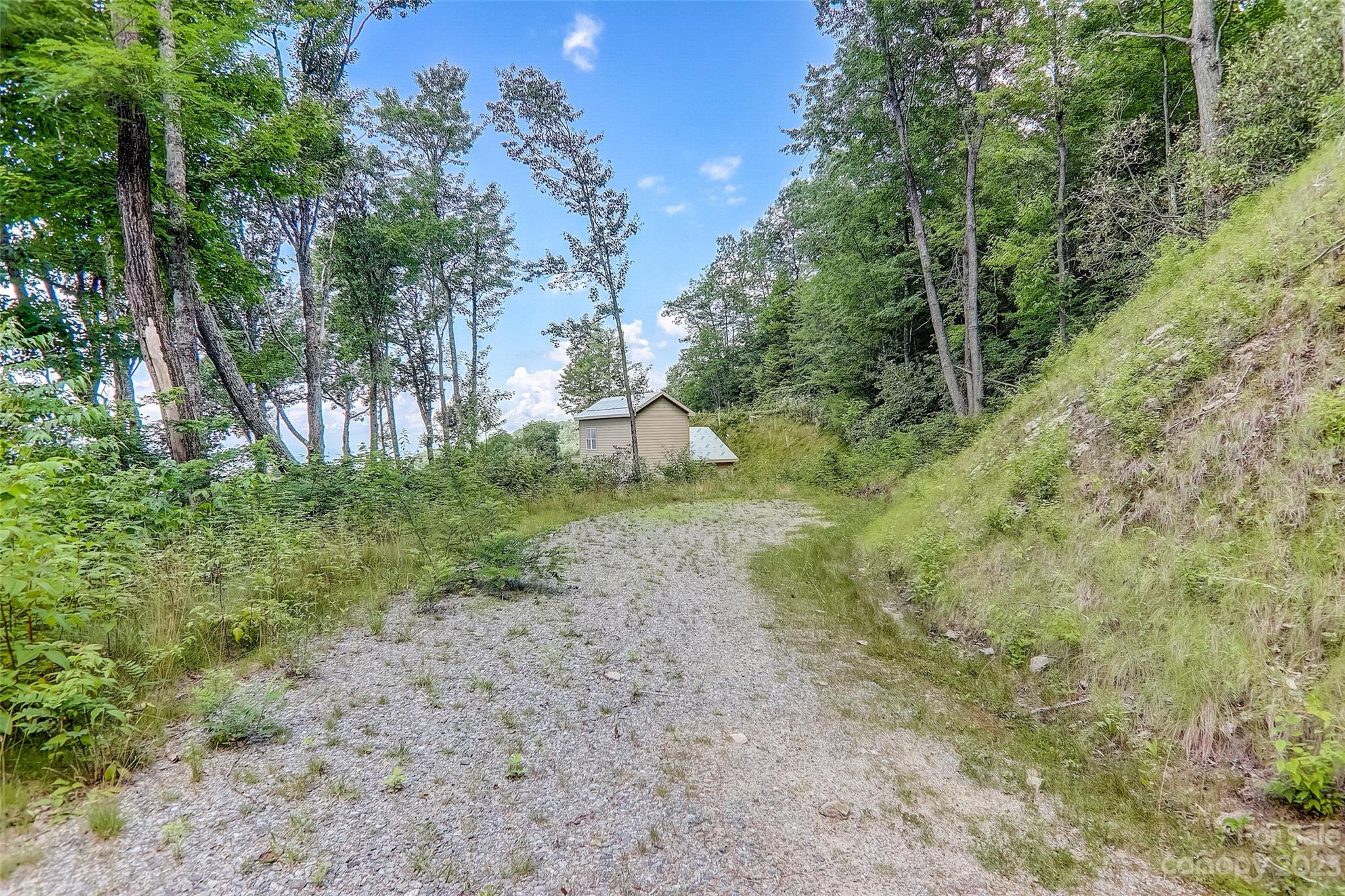 main property photo 7