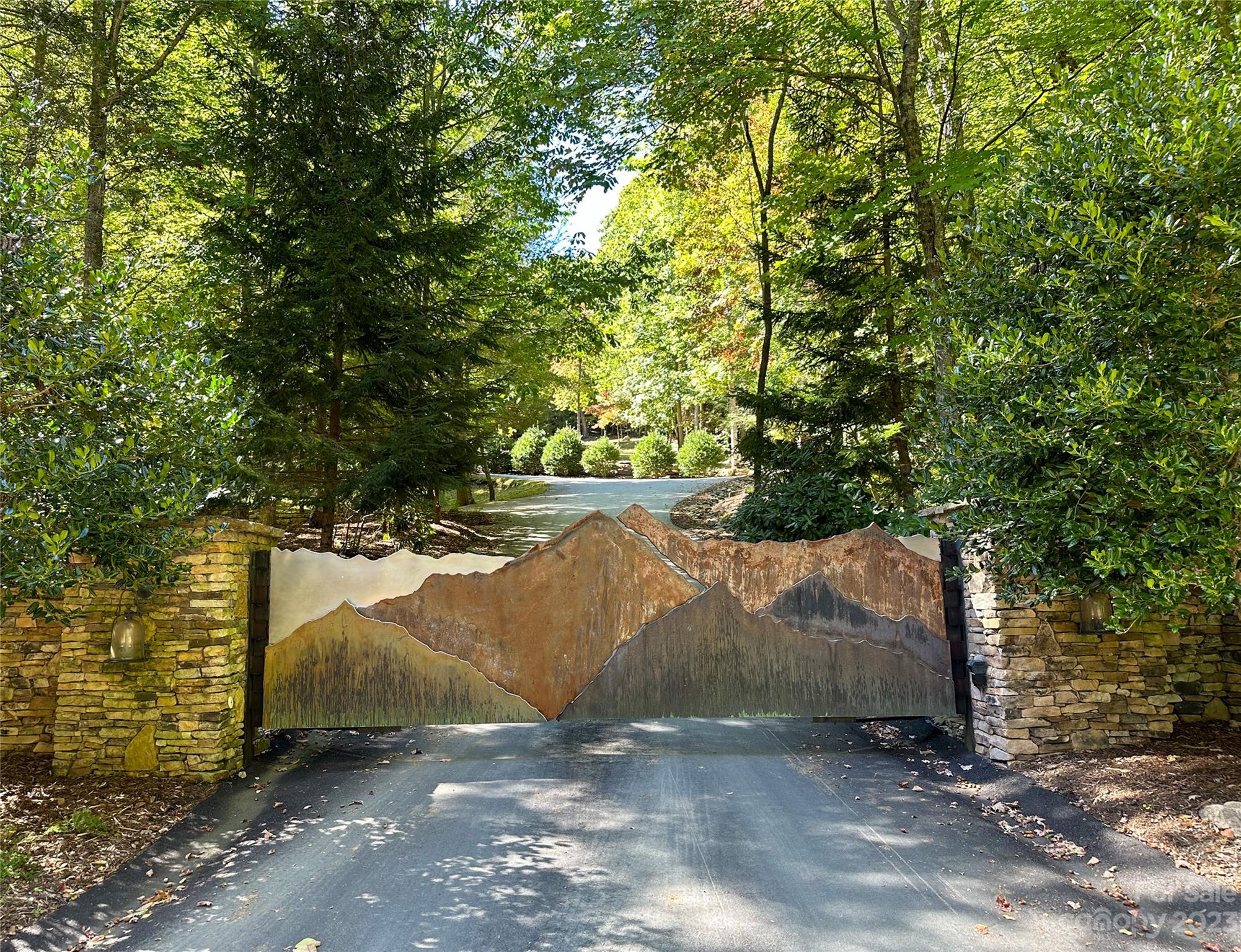 main property photo 10