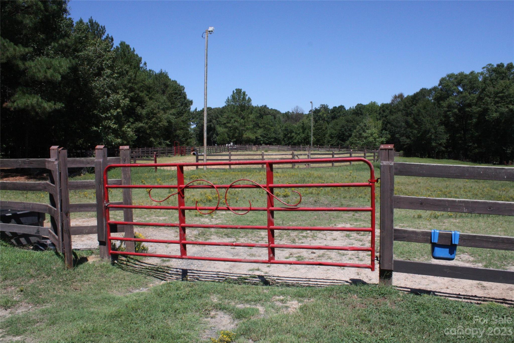 main property photo 8
