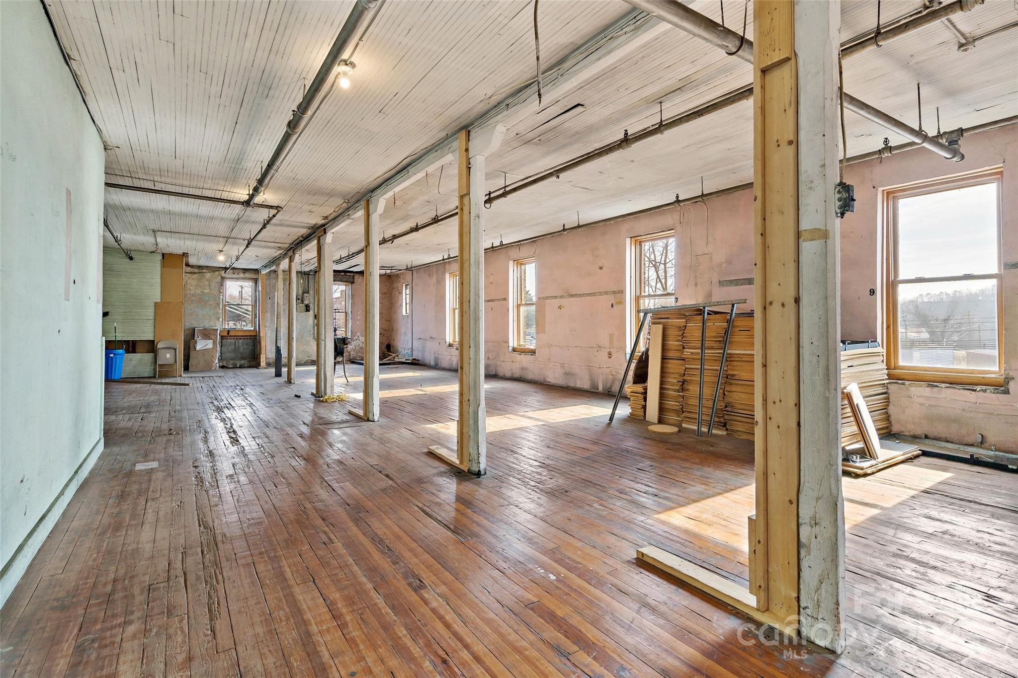 main property photo 18