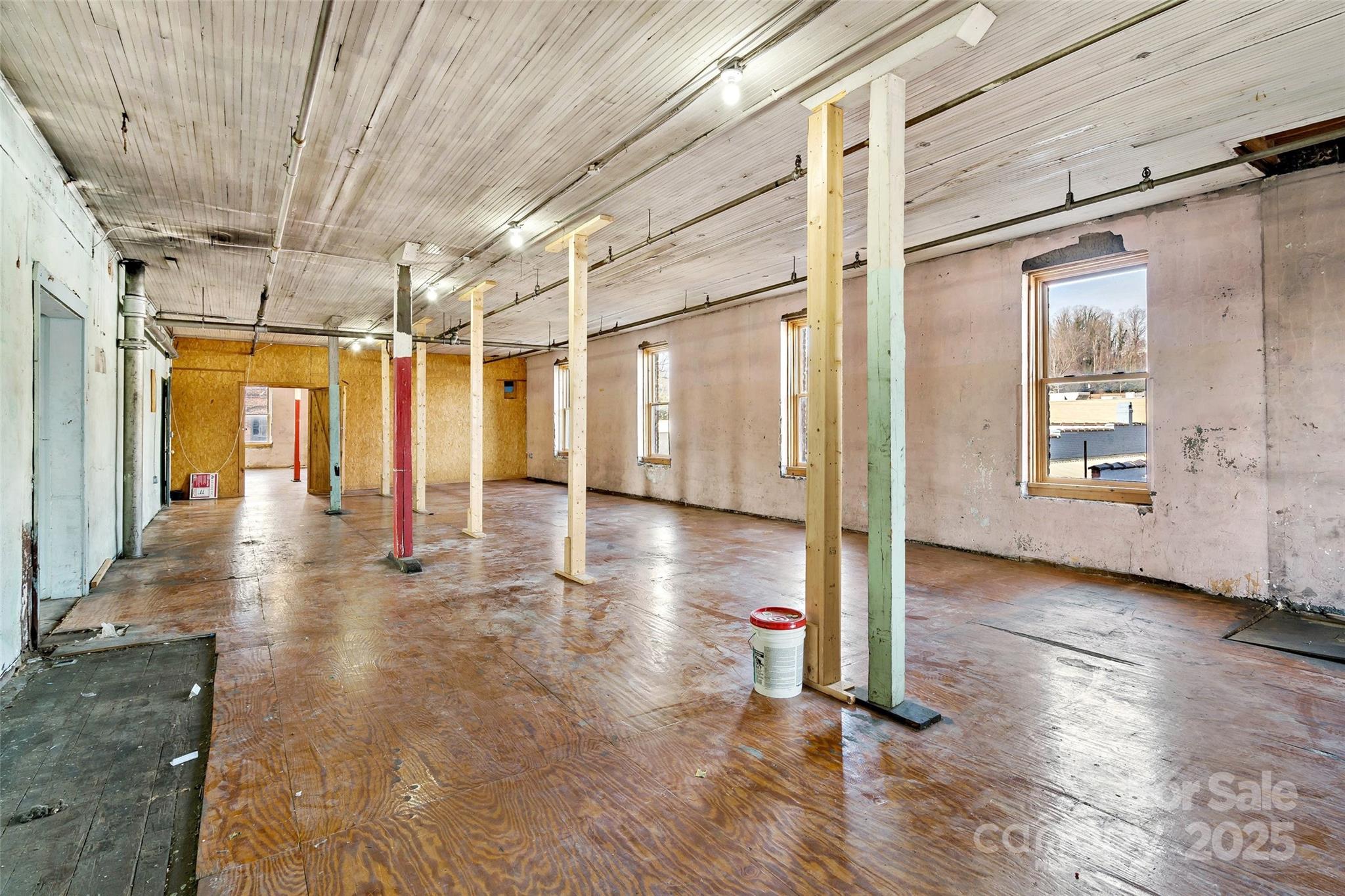 main property photo 25