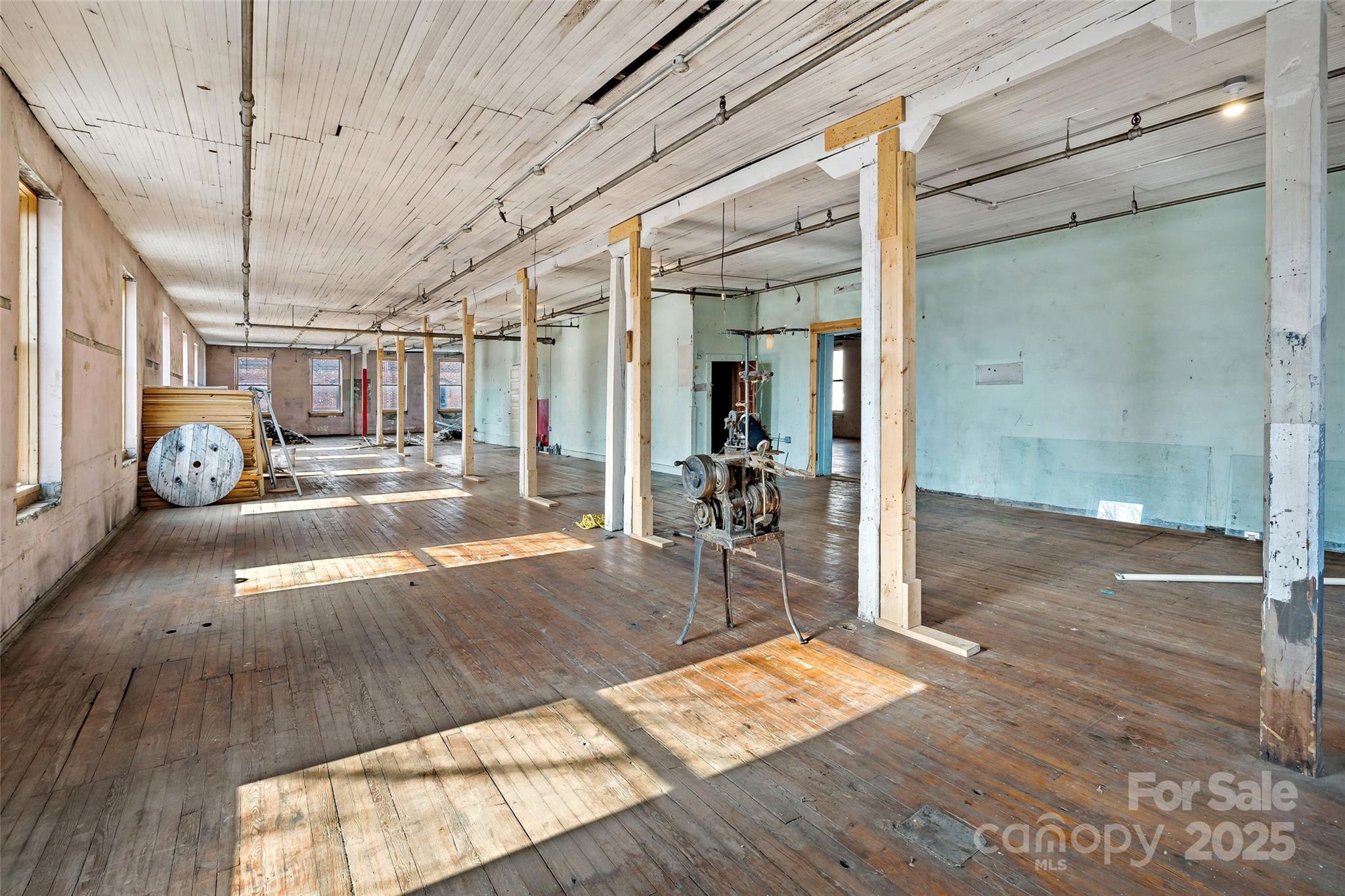 main property photo 27
