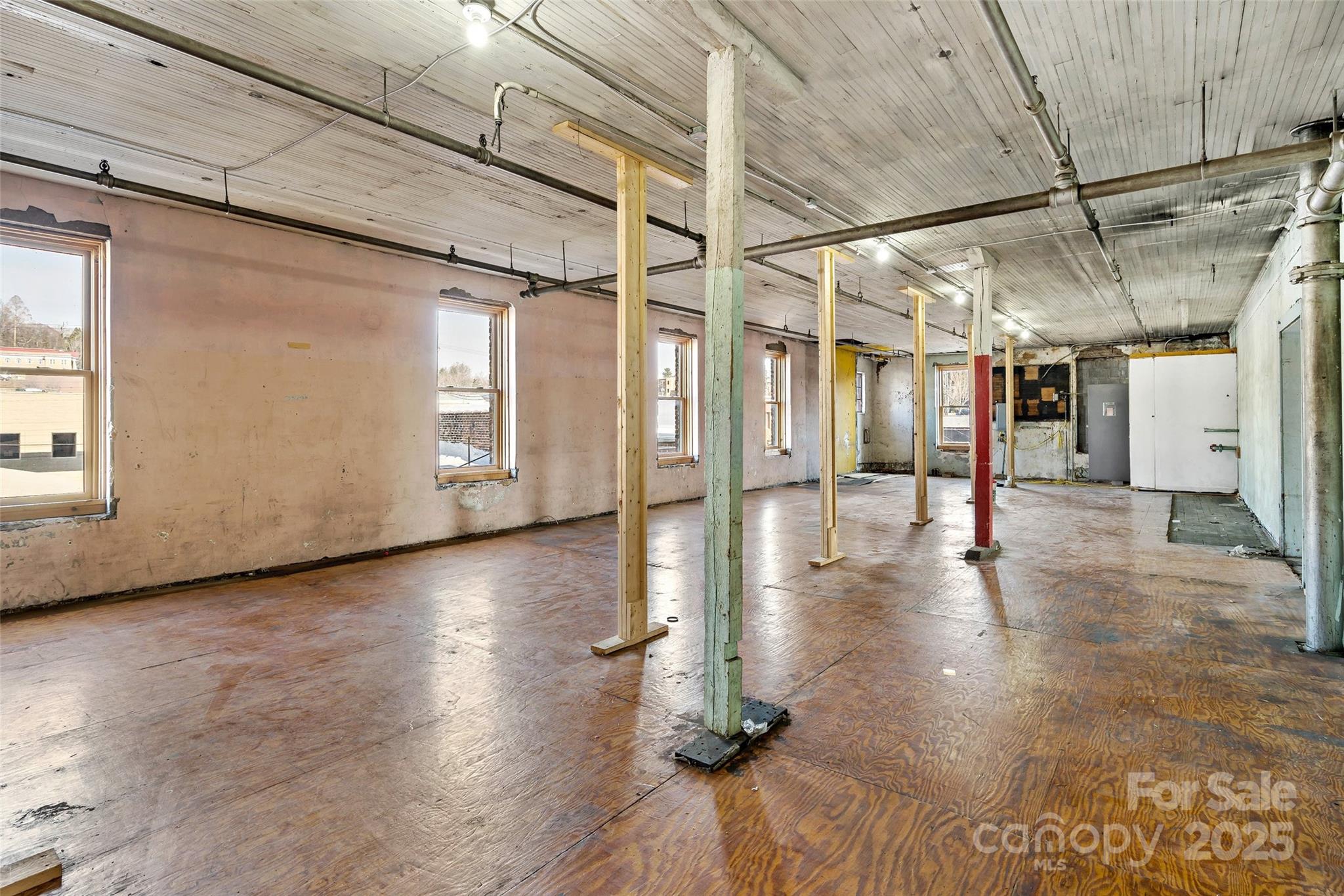 main property photo 31