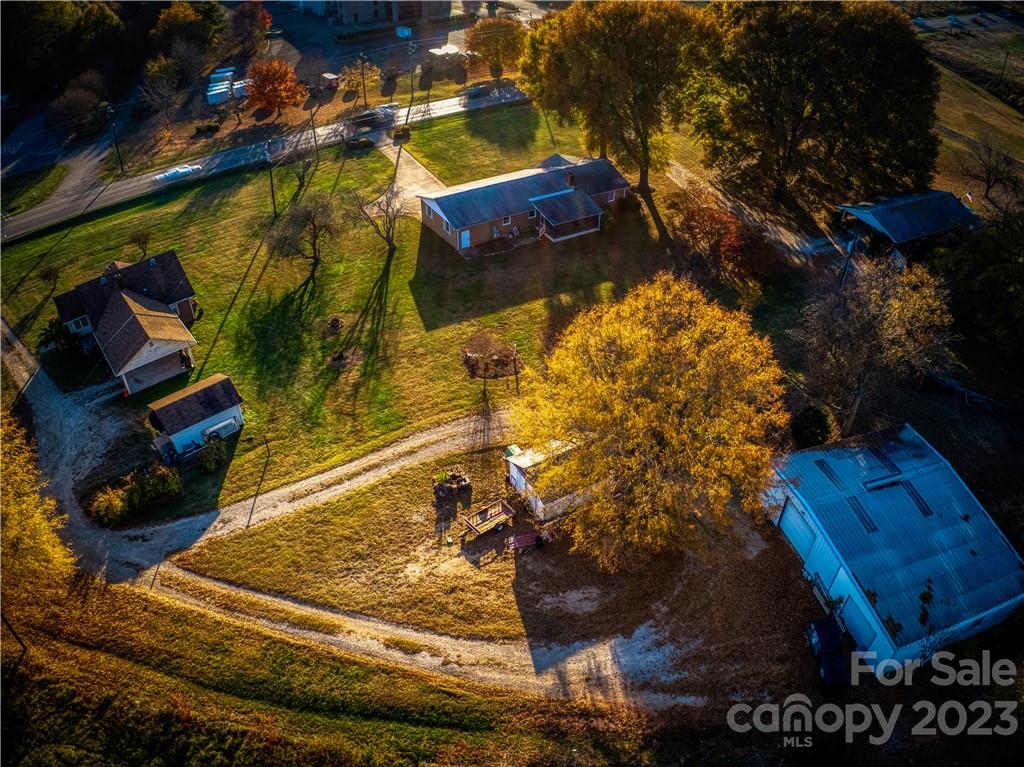 main property photo 10