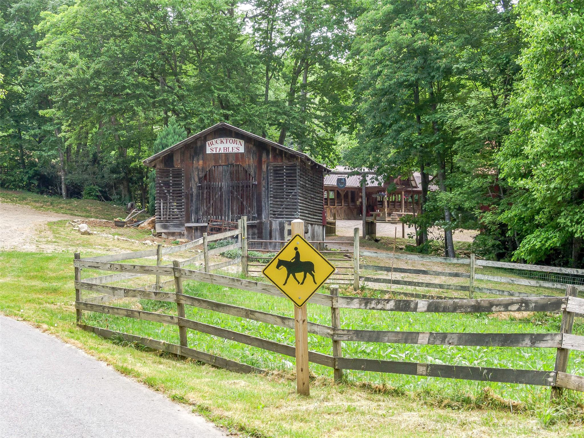 main property photo 14