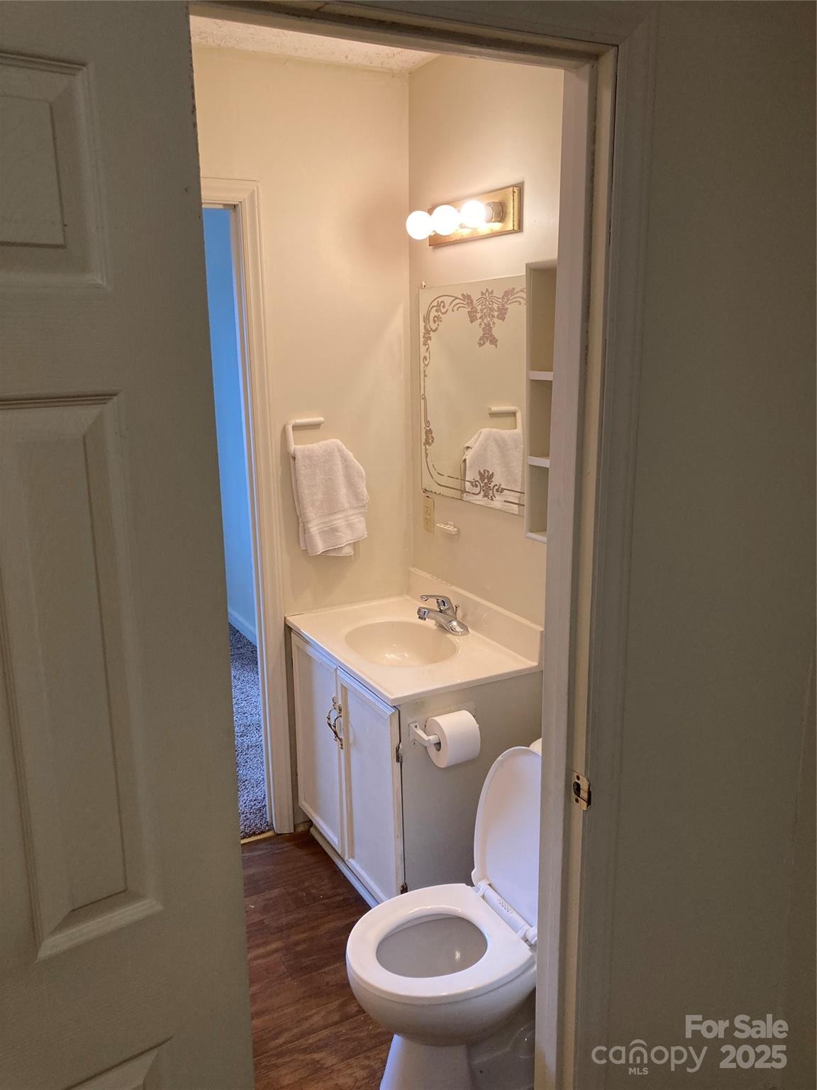 main property photo 16