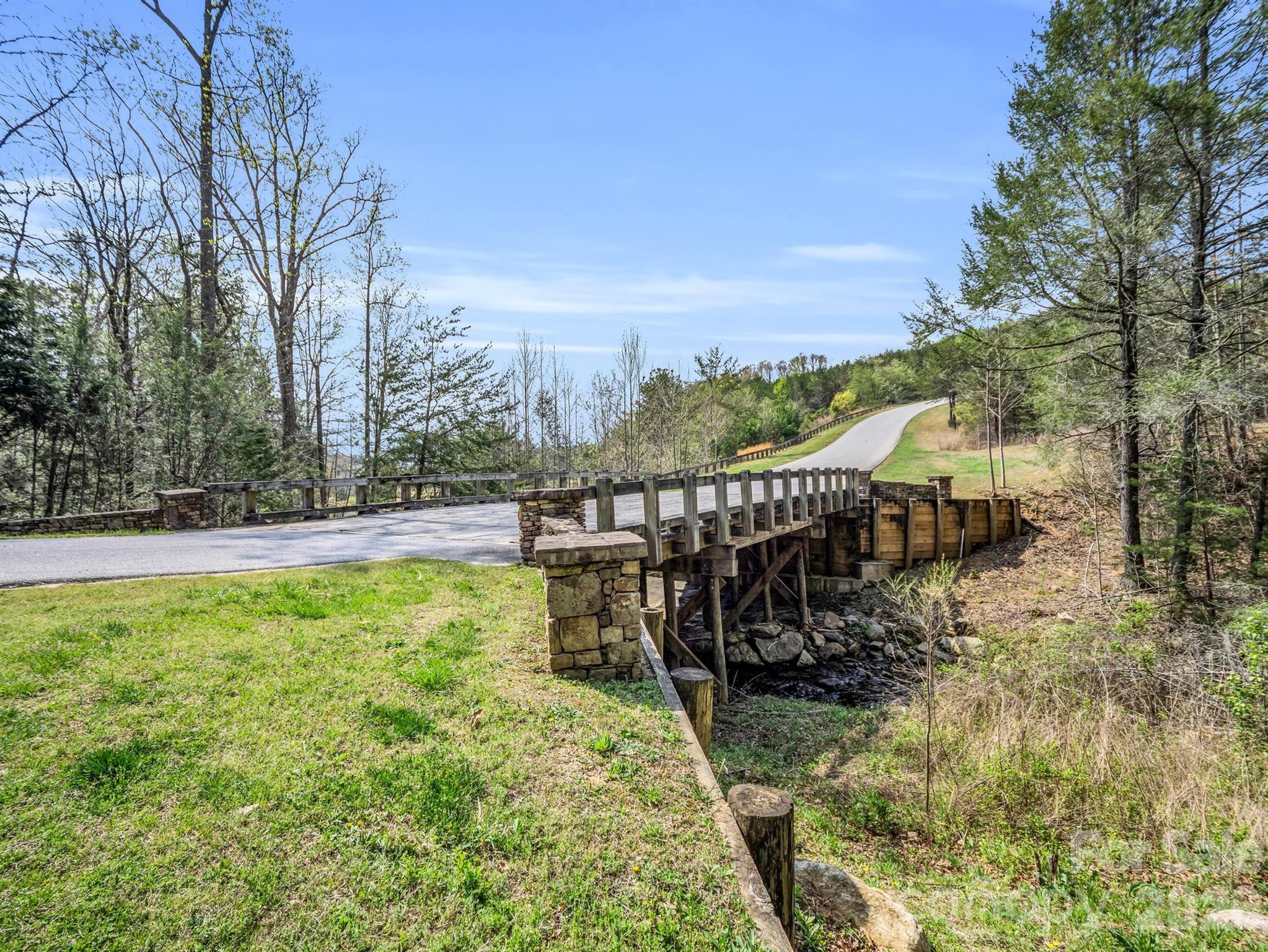 main property photo 28