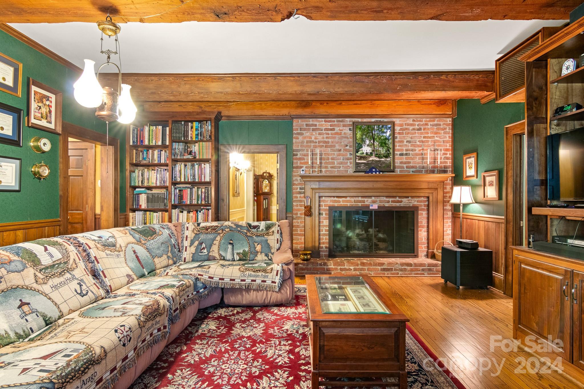main property photo 13