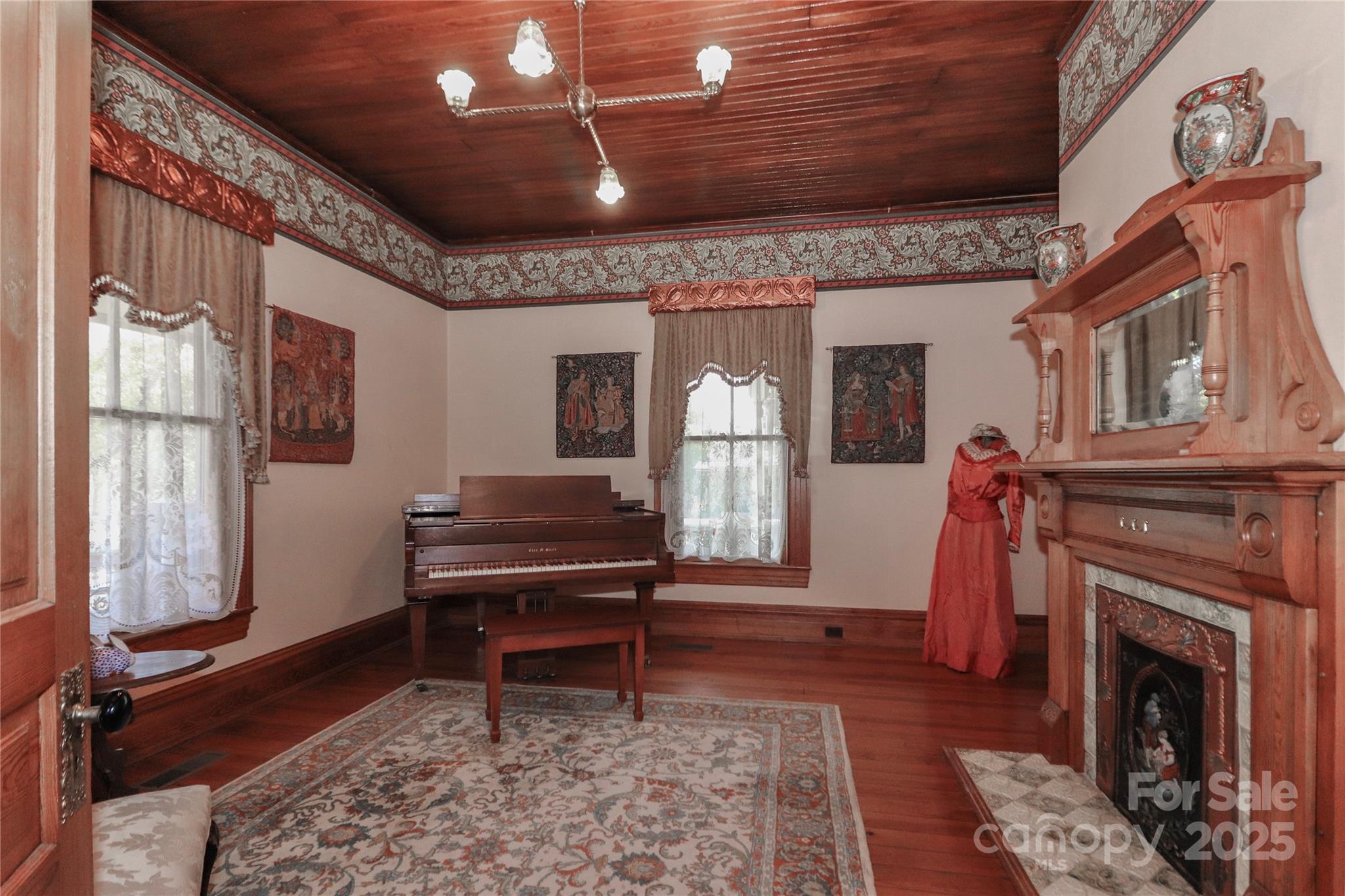 main property photo 8