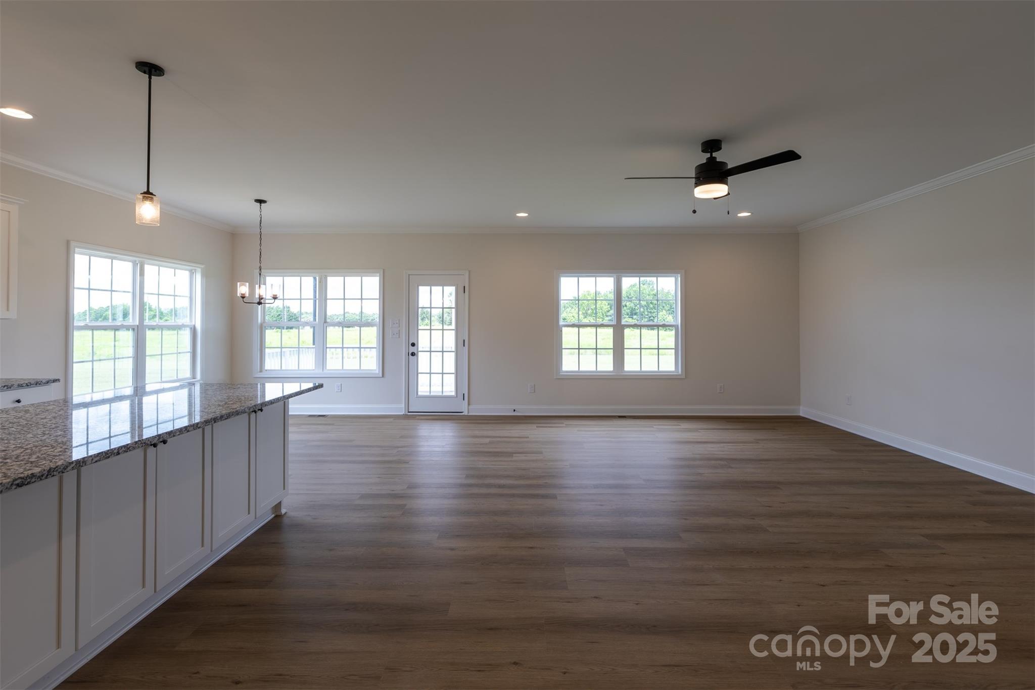 property viewer photo 13