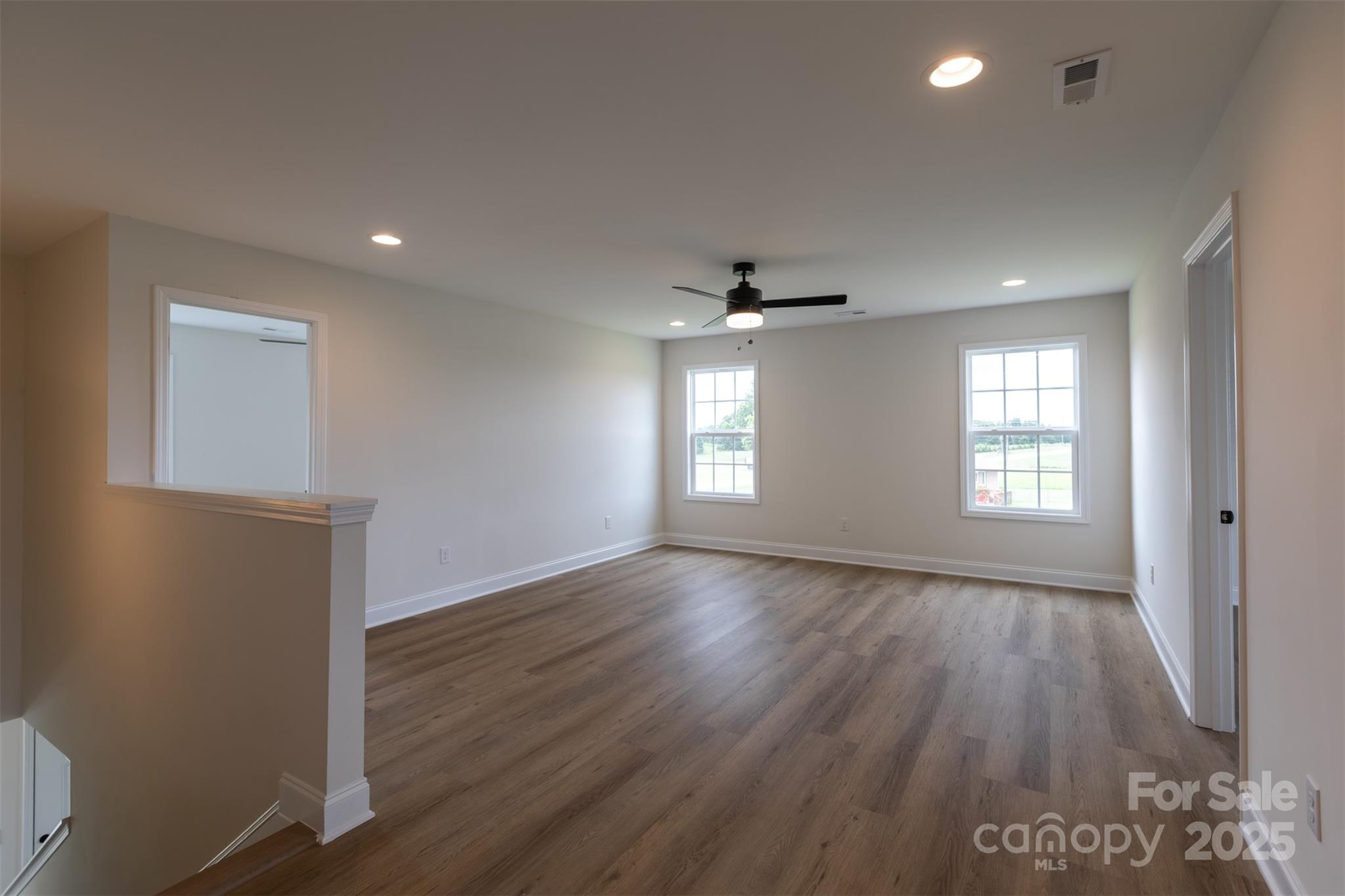 property viewer photo 37
