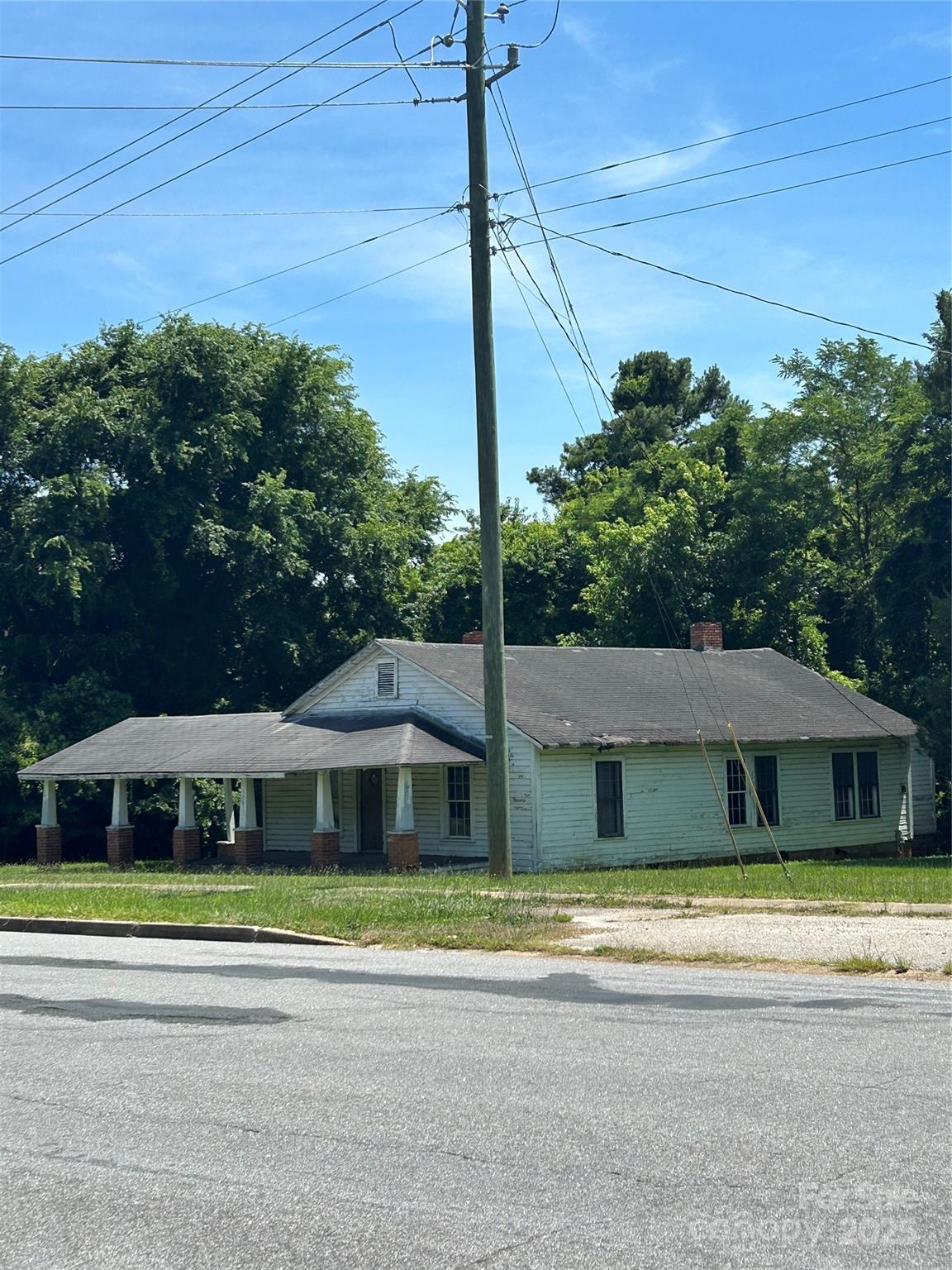 main property photo 9