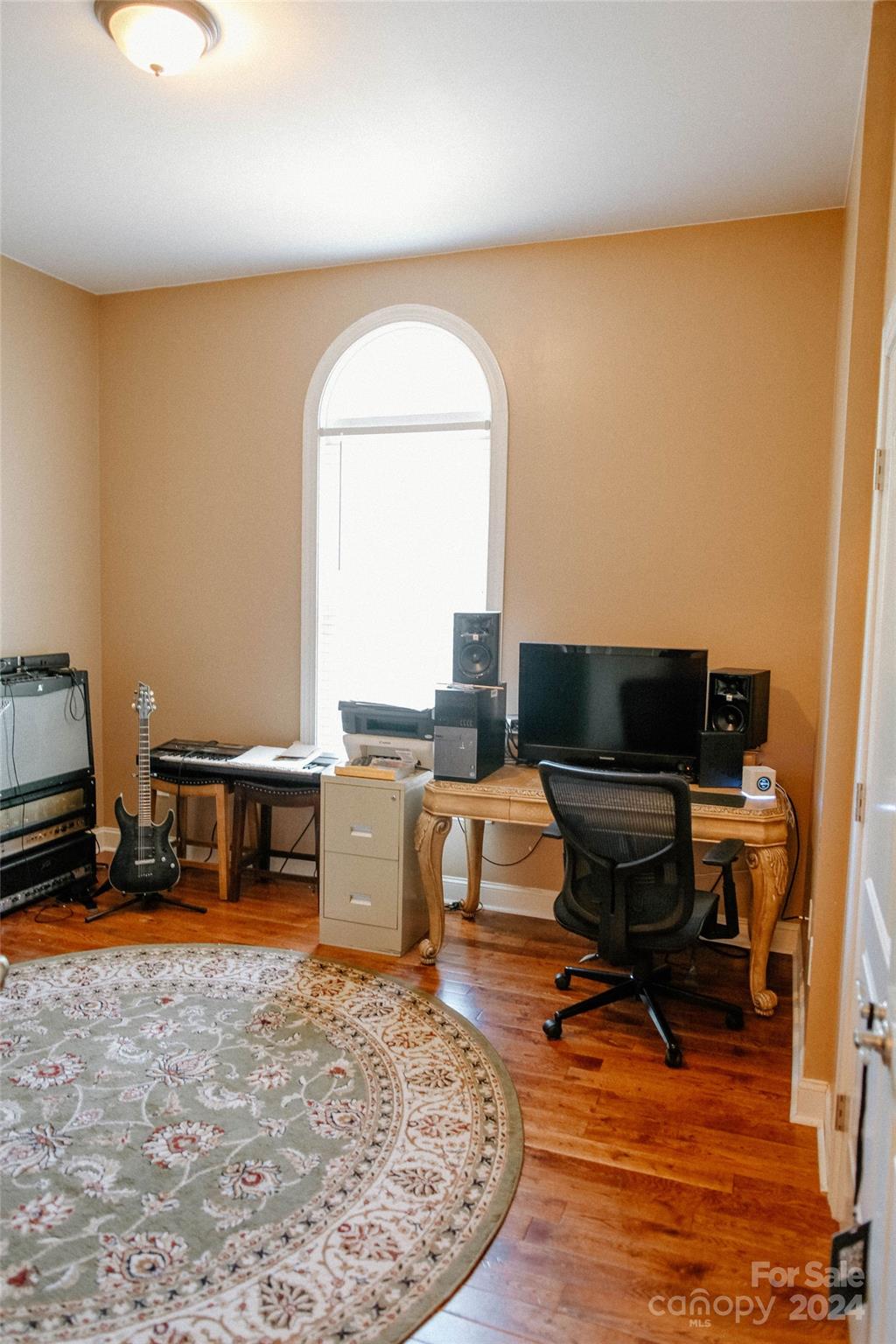 main property photo 27