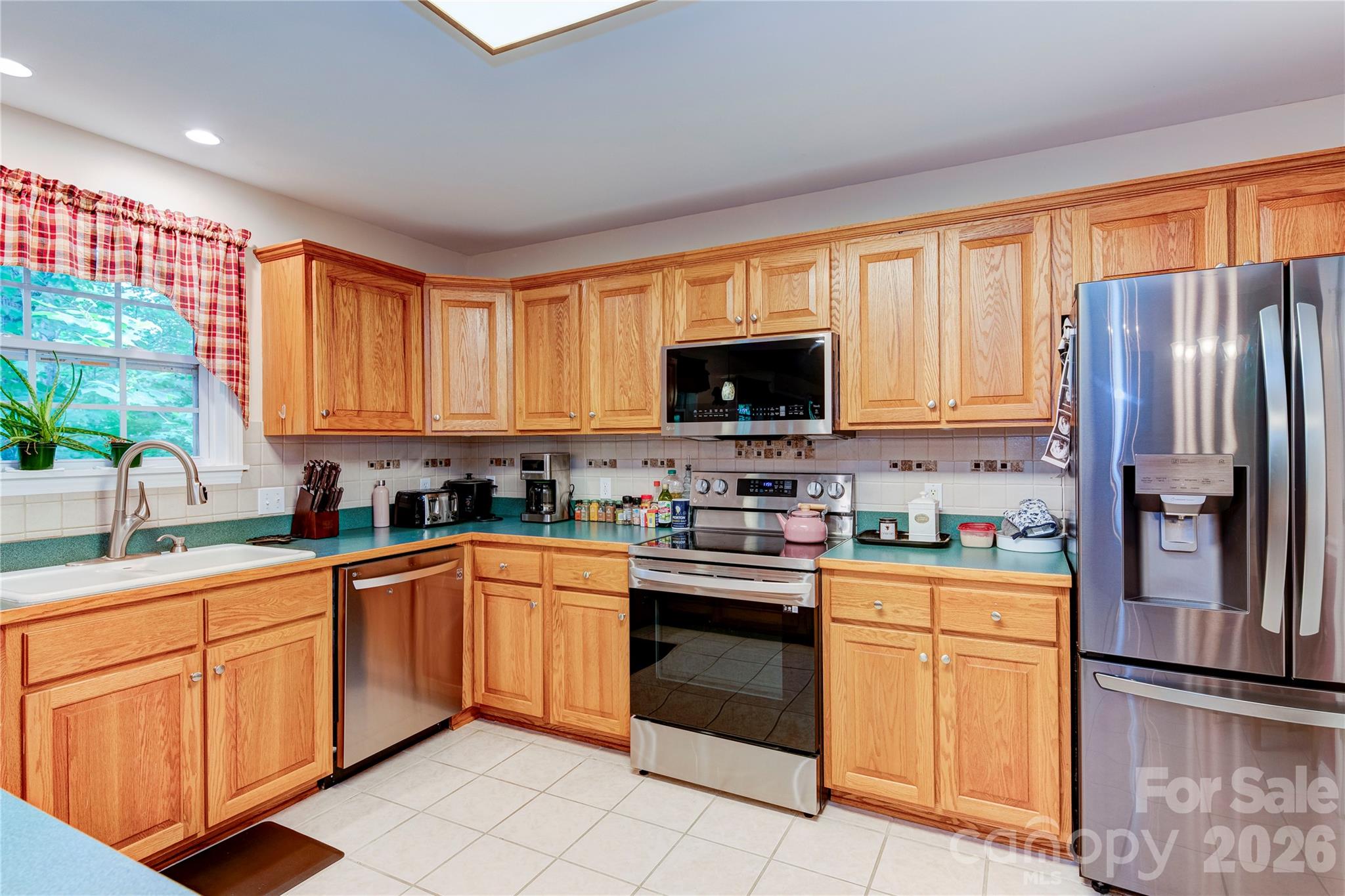 main property photo 13