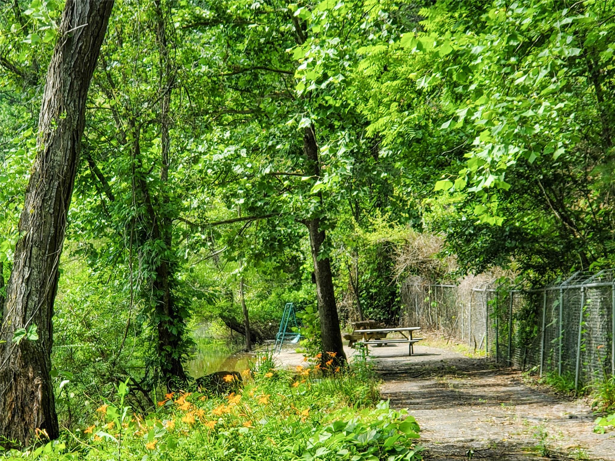 property viewer photo 9