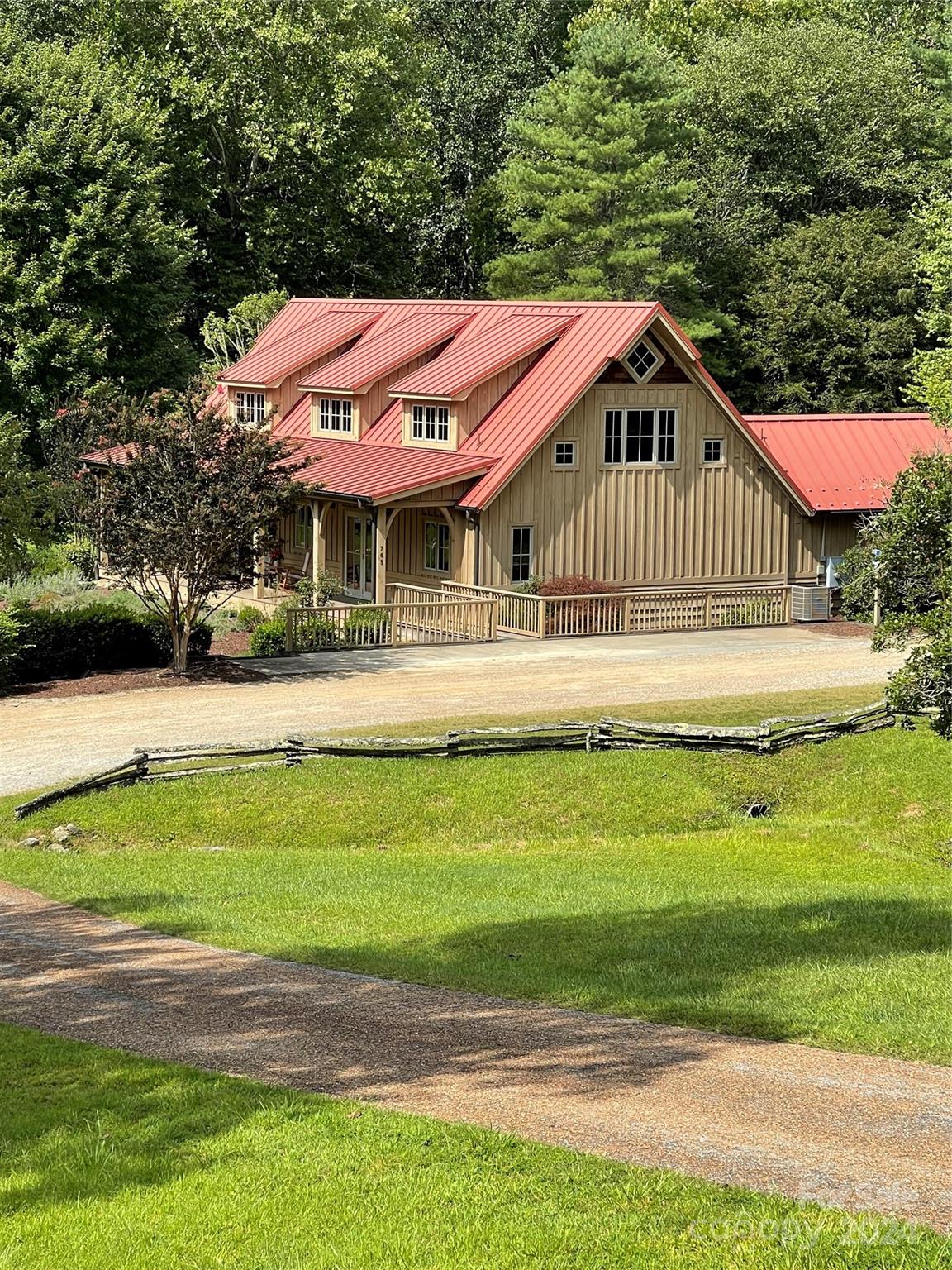 main property photo 4
