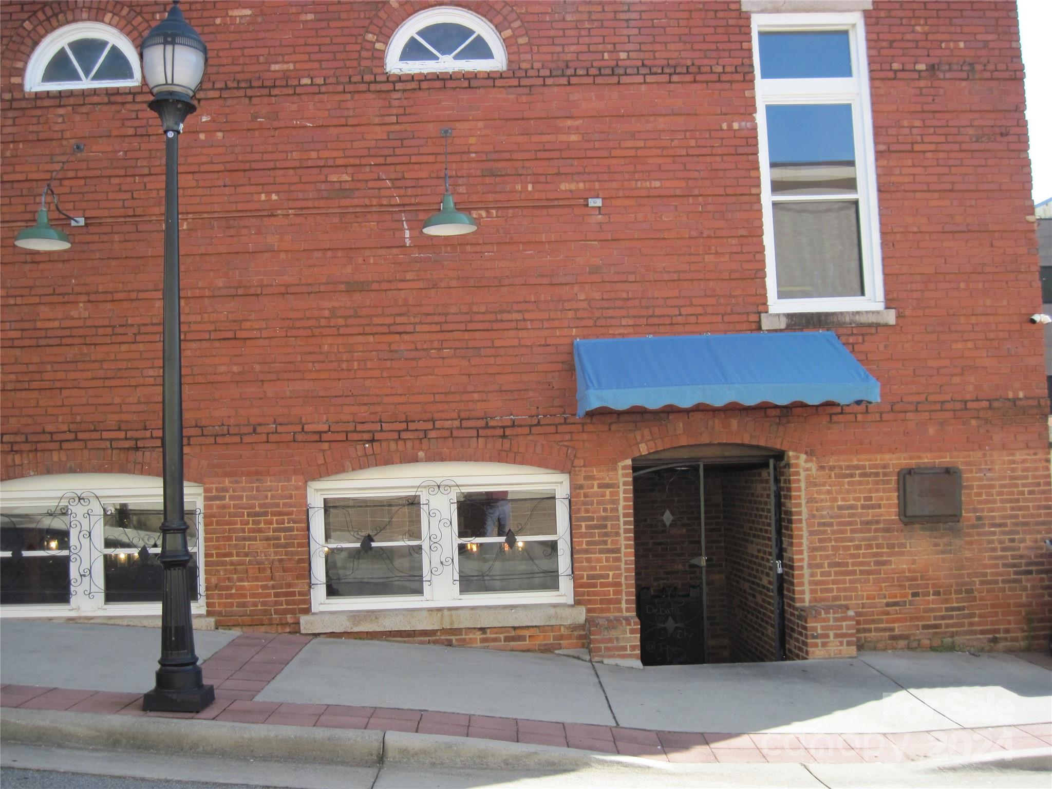 main property photo 17