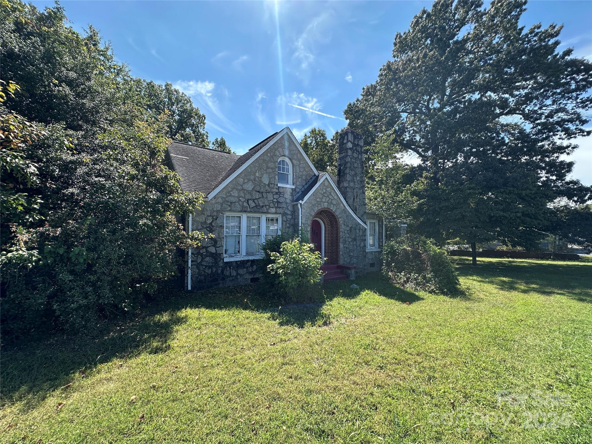 main property photo 9