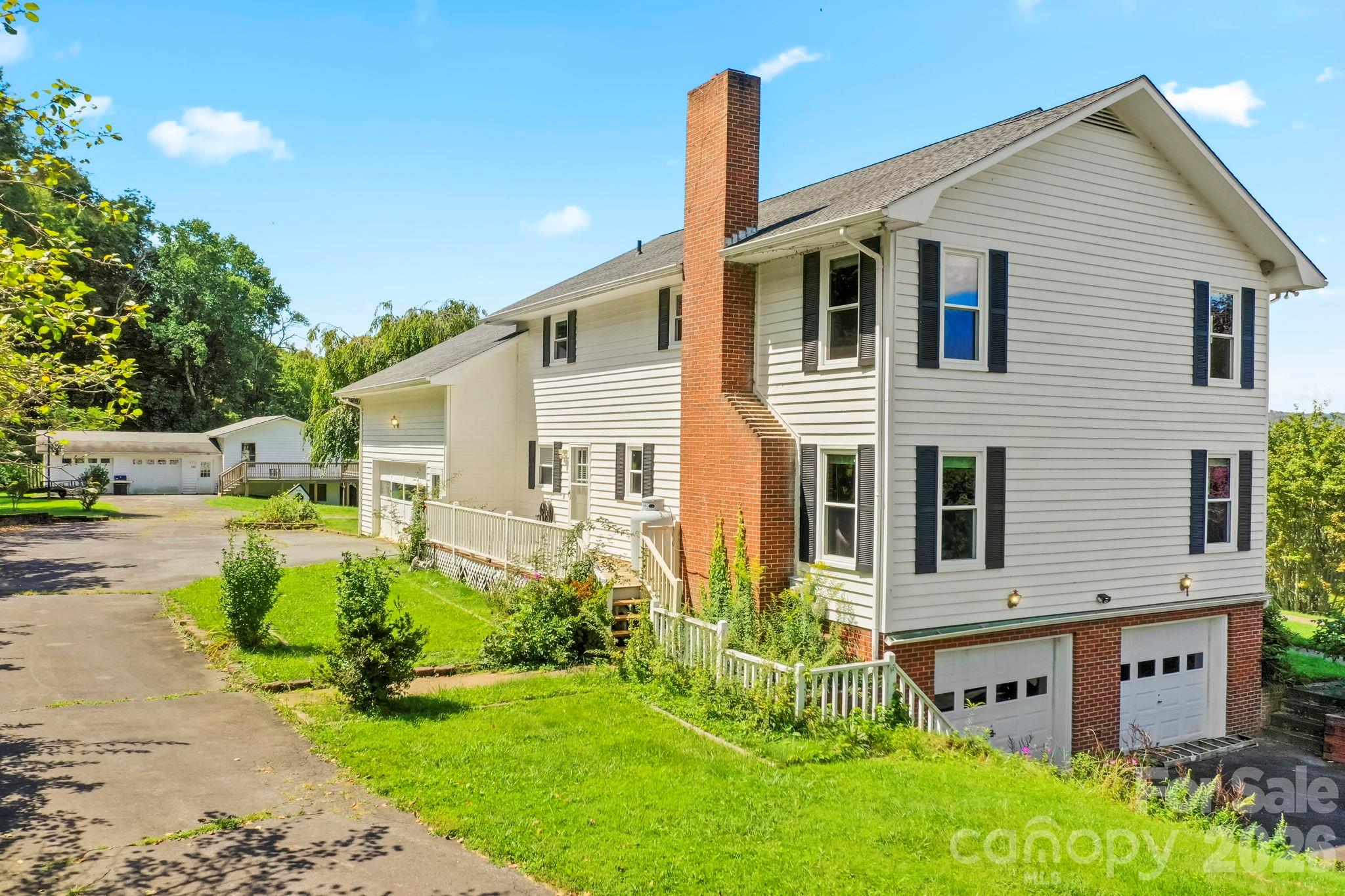 main property photo 18
