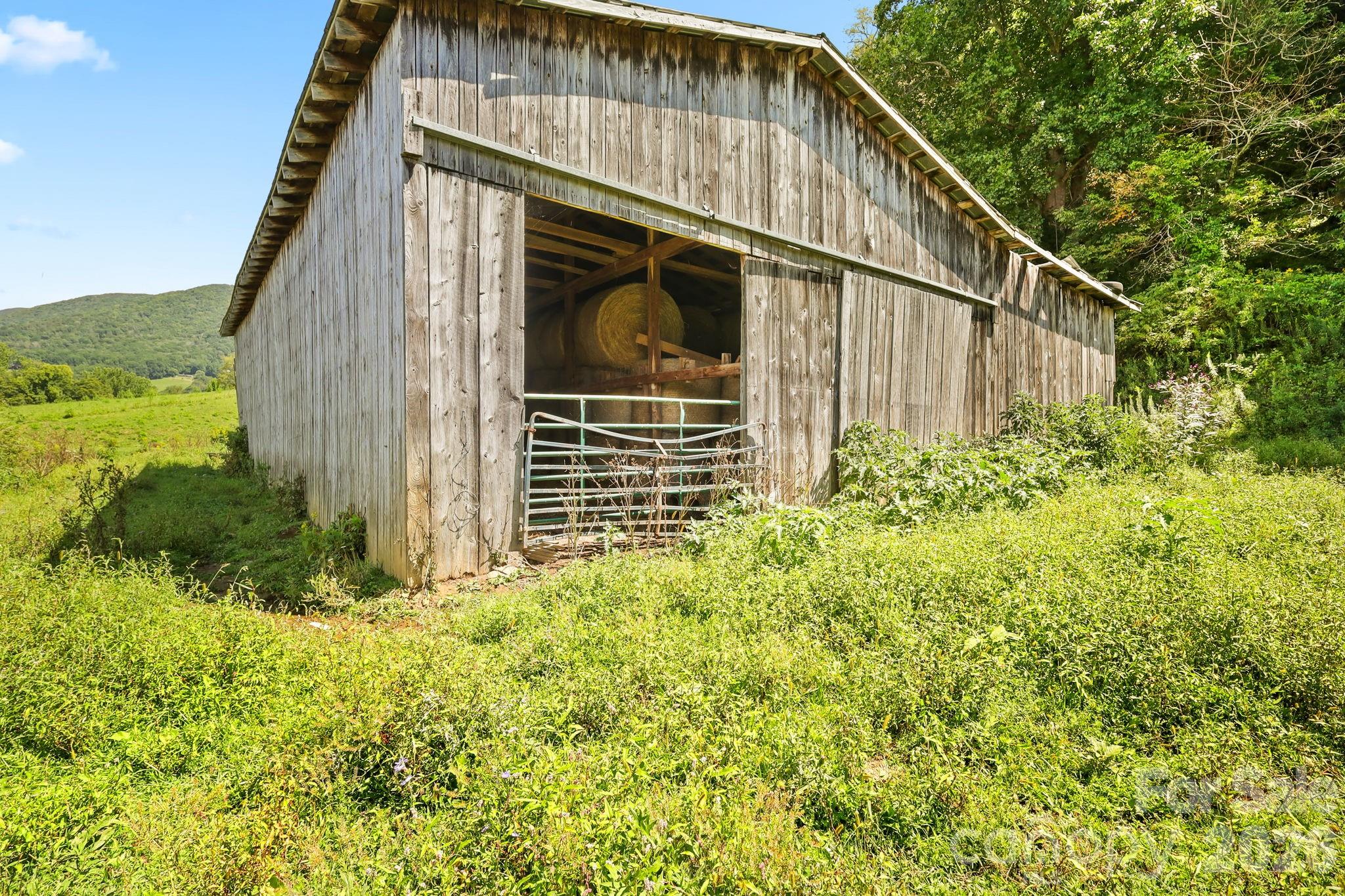 main property photo 25