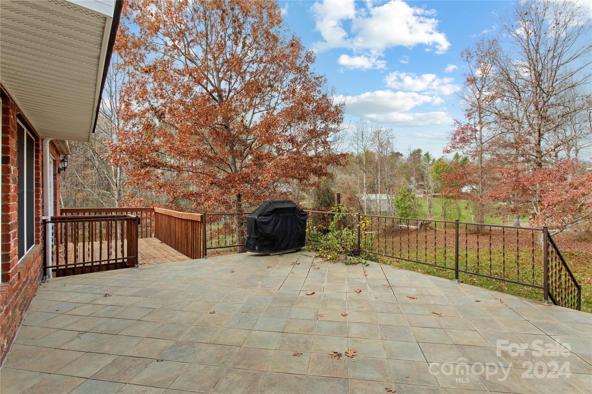 main property photo 35
